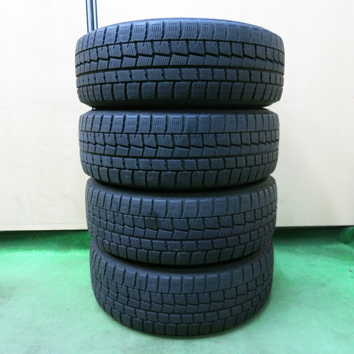 バリ溝！8.5分★スタッドレス 205/60R16 ダンロップ ウインターマックス WM01 STRANGER ストレンジャー 16インチ PCD114.3/5H★5010807SYス