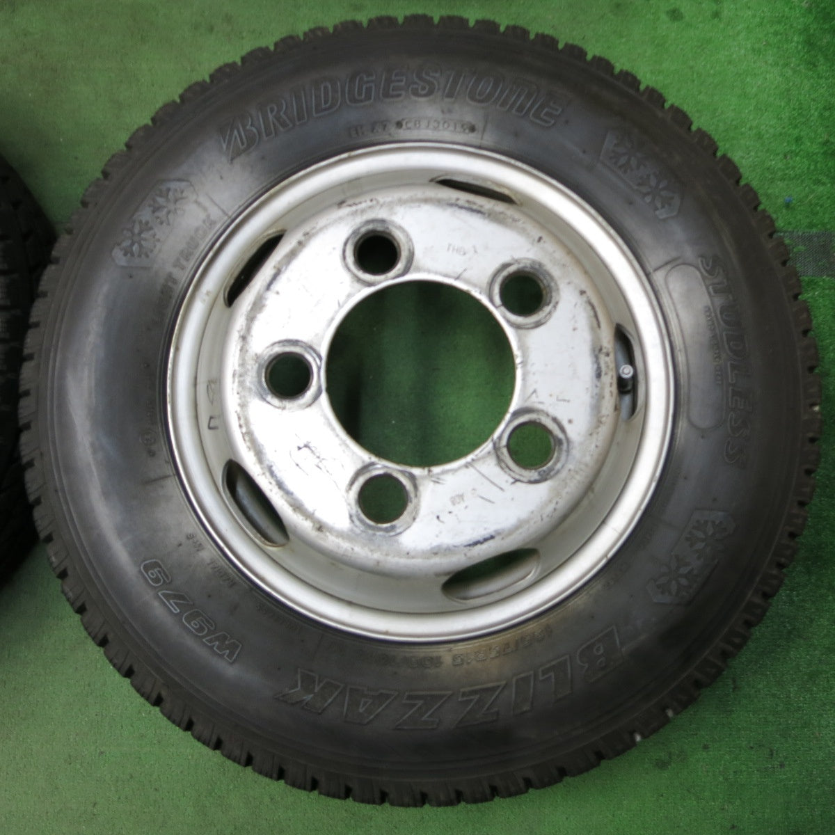 [送料無料] バリ溝！8.5分！6本★トラック タイヤ 195/75R15 109/107L スタッドレス ブリヂストン ブリザック W979 TOPY スチール 15インチ PCD203.2/5H★5031501ナス