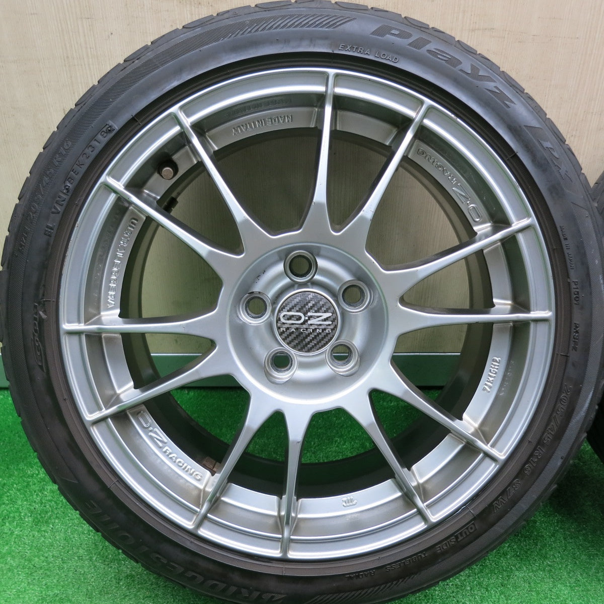 [送料無料] 4本価格★ワーゲン ポロ等 O・Z RACING ウルトラレッジェーラ 205/45R16 ブリヂストン プレイズ PX OZ PCD100/5H★4092302HAノ