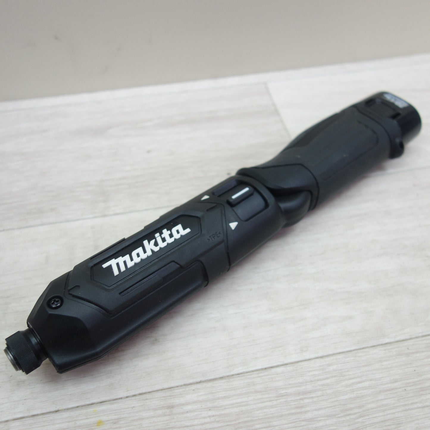 [送料無料] ☆マキタ 充電式 ペン インパクトドライバ TD022D 電動 工具 makita☆
