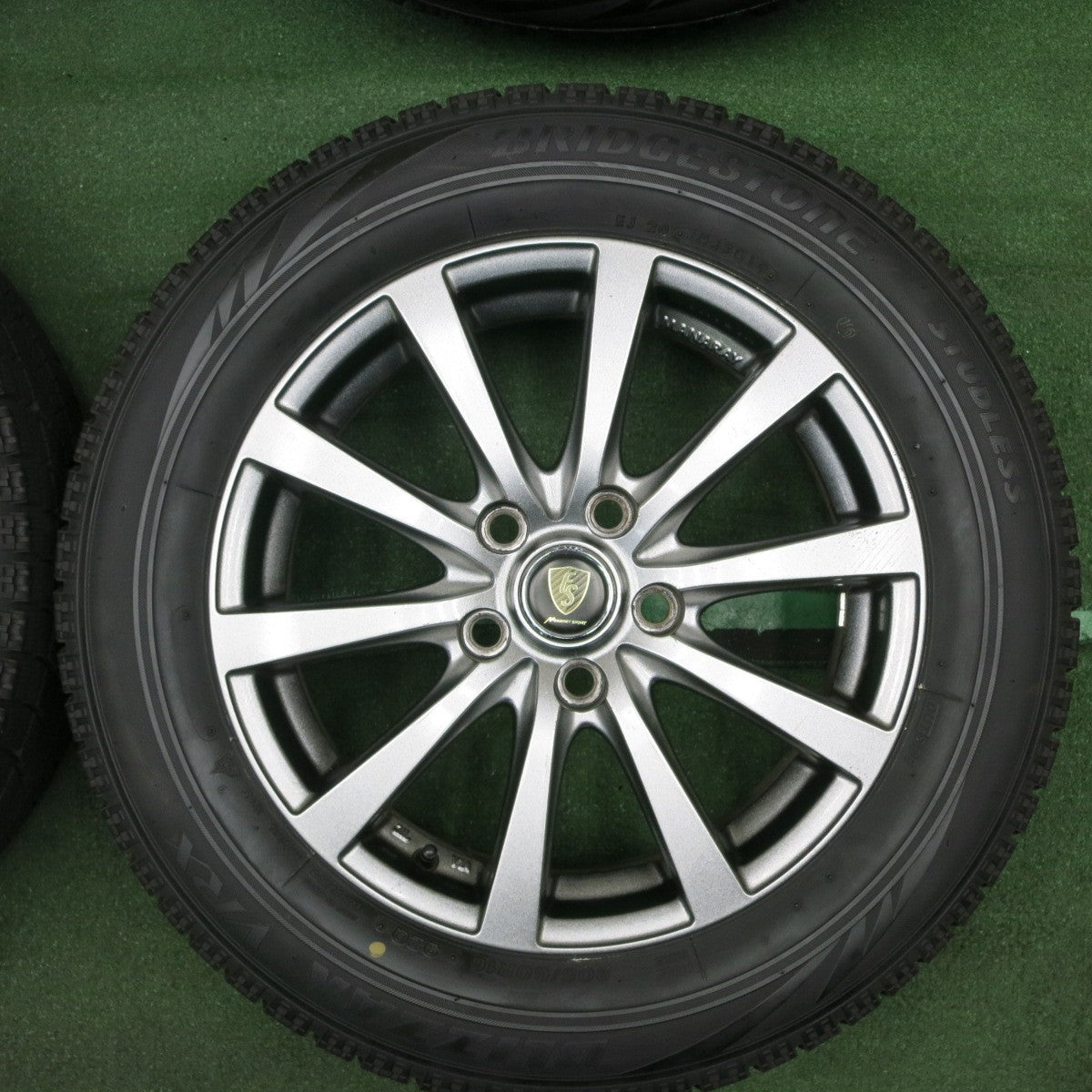 *送料無料* バリ溝！9分★スタッドレス 205/60R16 ブリヂストン ブリザック VRX MANARAY SPORT マナレイ 16インチ PCD114.3/5H★4040311TNス