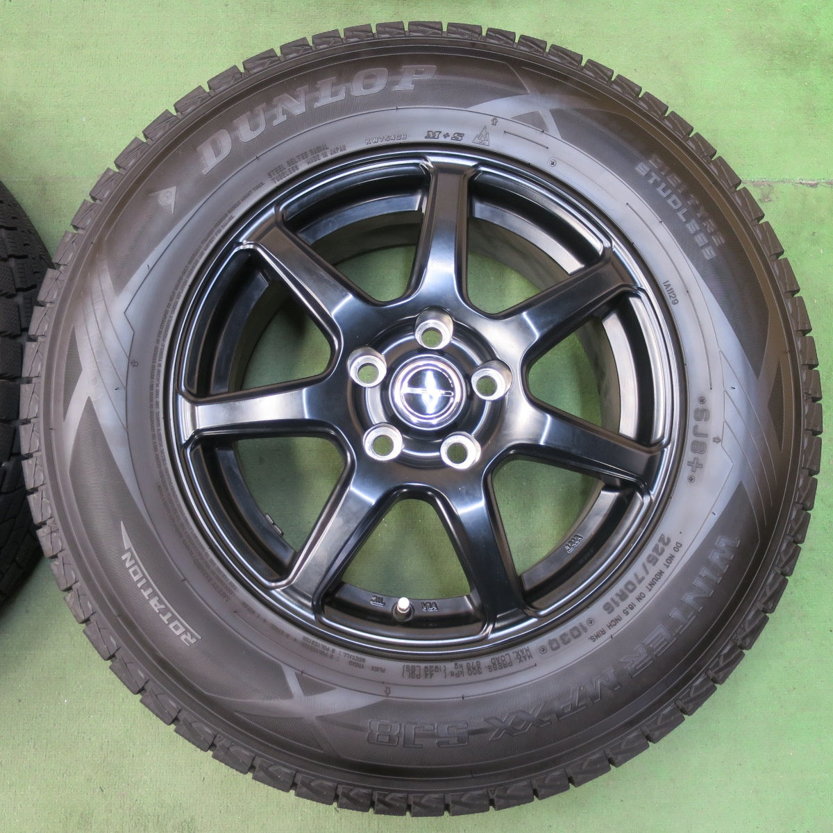 バリ溝！21年！キレイ！9.5分★スタッドレス 225/70R16 ダンロップ ウインターマックス SJ8 SJ8+ PRD 社外 アルミ 16インチ PCD114.3/5H★5110501イス