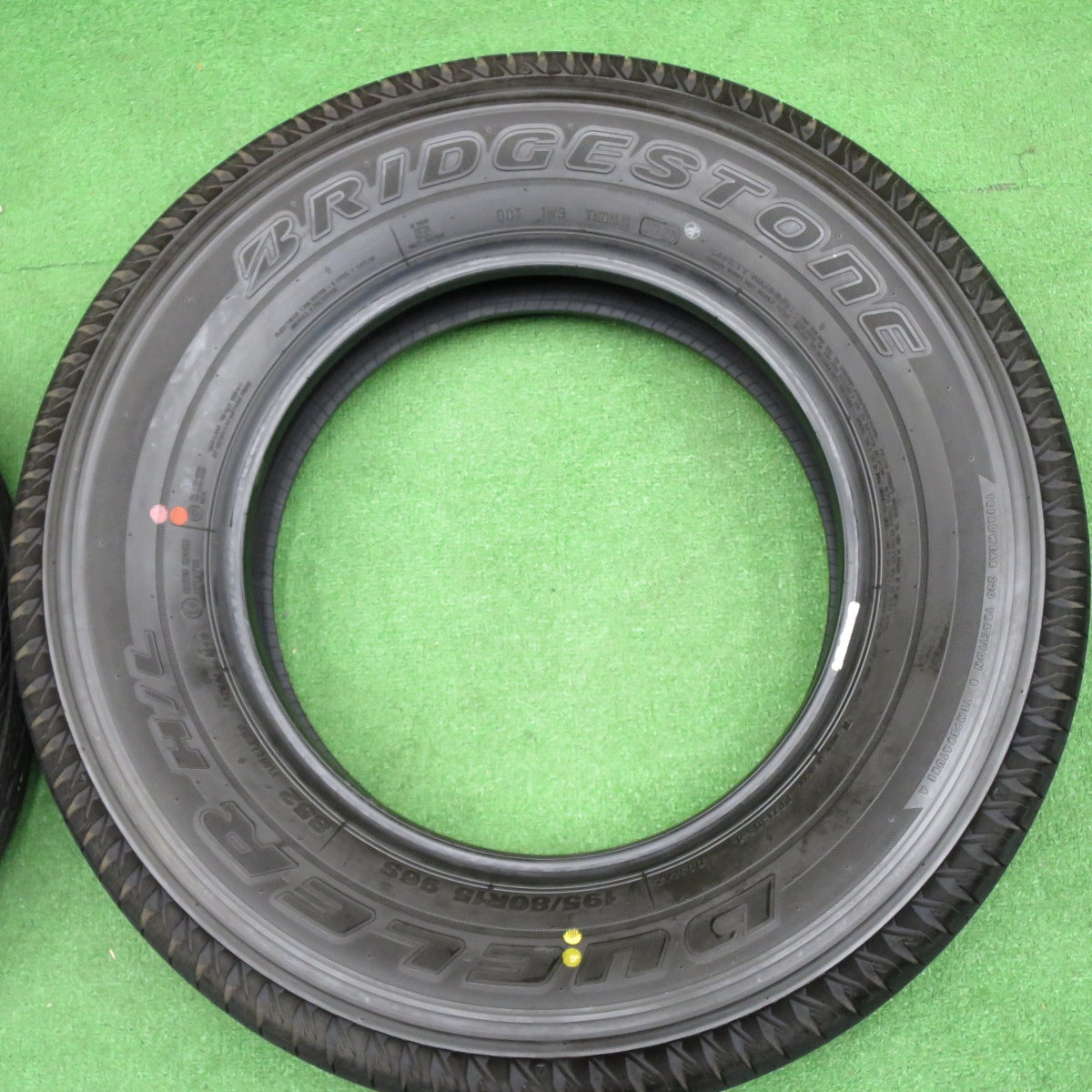バリ溝！25年！9.5分以上★195/80R15 ブリヂストン デューラー H/L 852 DUELER タイヤ 15インチ ジムニーシエラ ジムニーノマド 等★6042203NKノタ