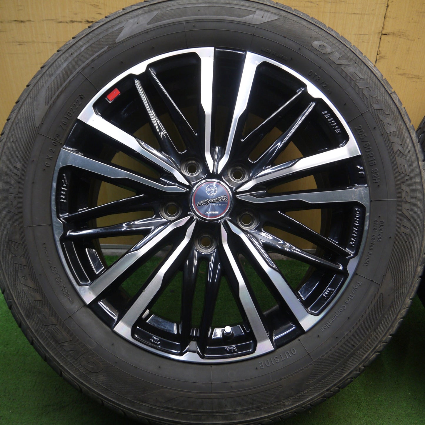 *送料無料* バリ溝！22年！9分★SMACK AME ENKEI 205/60R16 オーバーテイク RV2 スマック エンケイ 16インチ PCD114.3/5H★4032703Hノ
