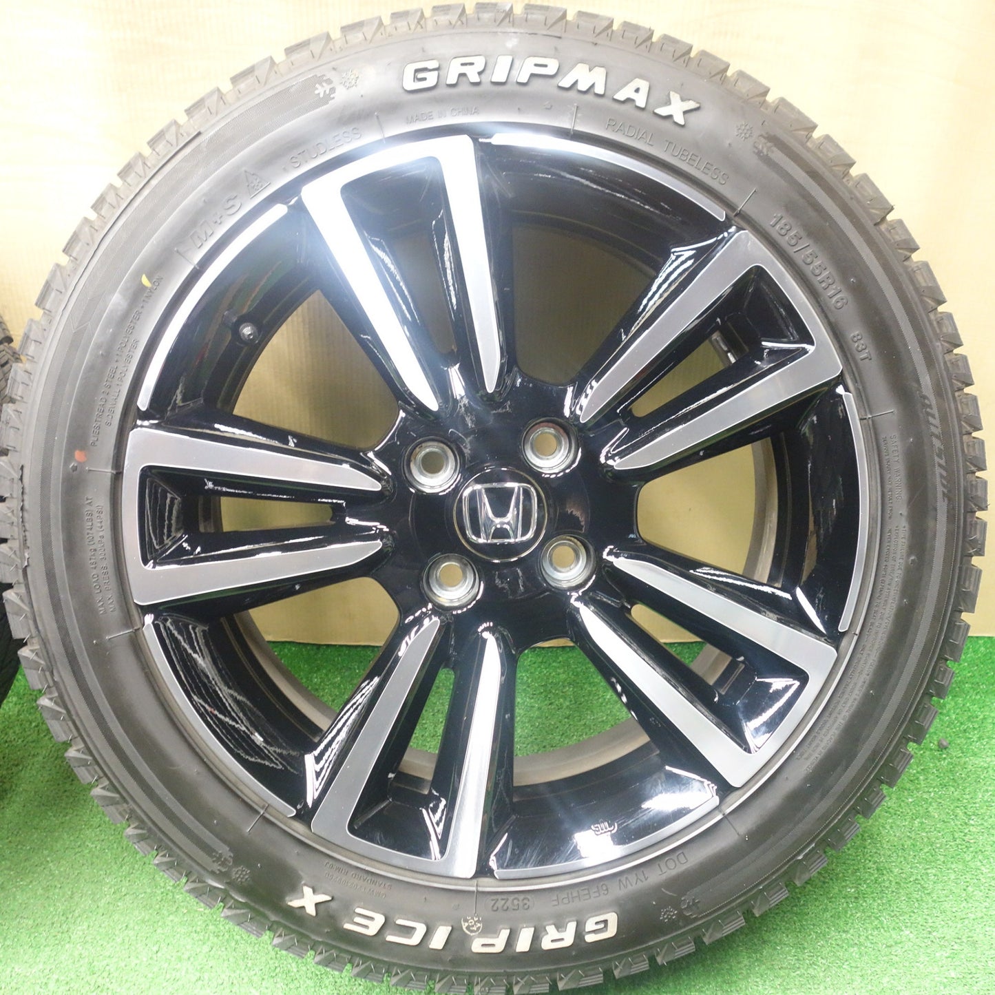 バリ溝！22年！キレイ！9.5分★ホンダ GR フィット RS 純正 185/55R16 スタッドレス グリップマックス GRIP ICE X 16インチ PCD100/4H★6030102KTス