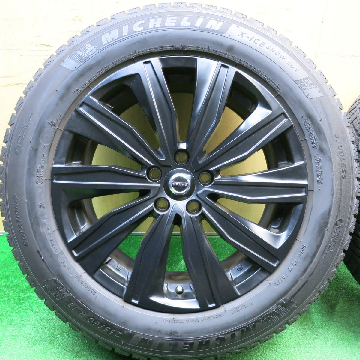 バリ溝！22年！キレイ！9分★ボルボ 等 EURO ZWEI FK-10 235/60R18 スタッドレス ミシュラン X-ICE SNOW SUV ユーロ ツヴァイ 18インチ PCD108/5H★5121109HAス