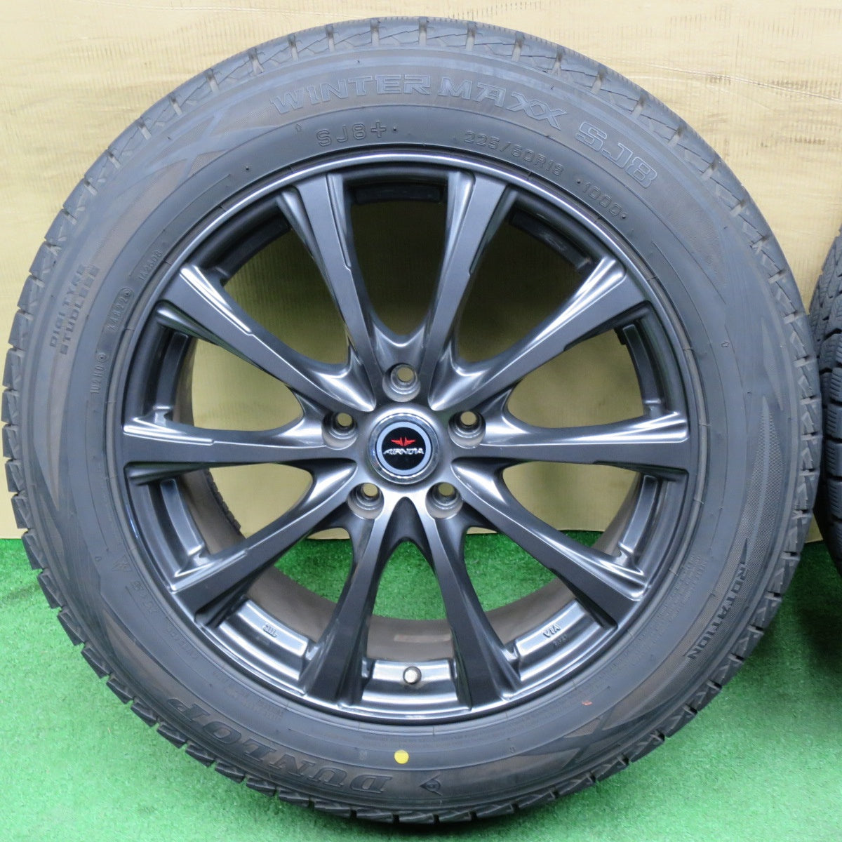 バリ溝！22年！キレイ！9.5分★スタッドレス 225/60R18 ダンロップ ウインターマックス SJ8 SJ8+ AIRNOVA エアノヴァ 18インチ PCD114.3/5H★6030802NKス