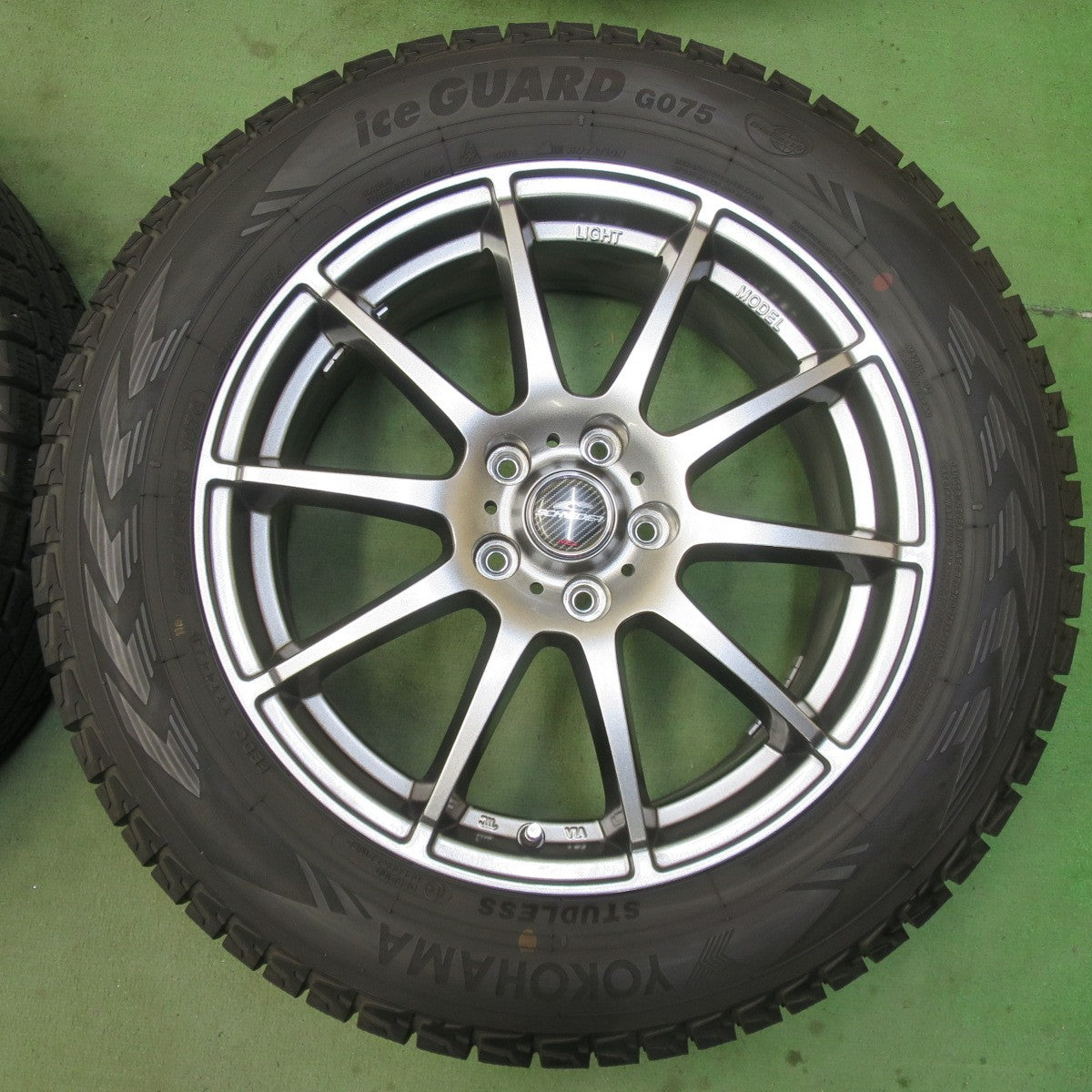 バリ溝！23年！キレイ！9.5分★スタッドレス 235/60R18 ヨコハマ アイスガード G075 SCHNEIDER MiD シュナイダー 18インチ PCD114.3/5H★6032604イス