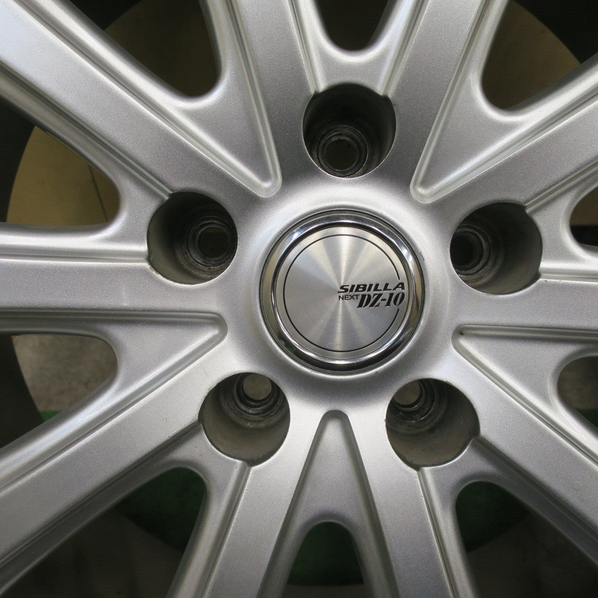 超バリ溝！22年！キレイ！9.5分以上★スタッドレス 235/55R18 トーヨー ウインター トランパス TX SIBILLA NEXT DZ-10 シビラ 18インチ PCD114.3/5H★5112104TTス