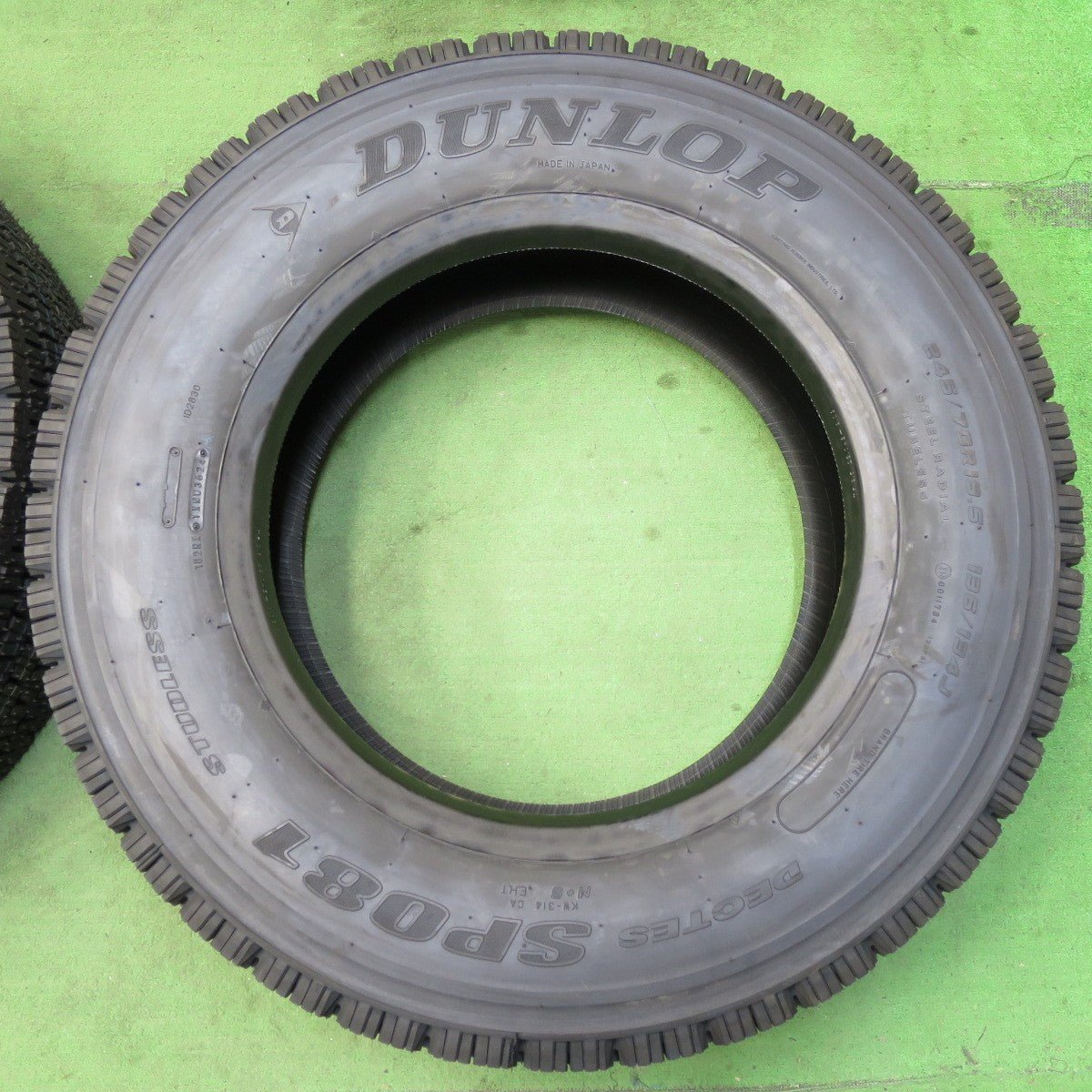 [送料無料] 未使用！24年★トラック タイヤ 245/70R19.5 136/134J スタッドレス ダンロップ デクテス SP081 DECTES 19.5インチ★5031005イスタ
