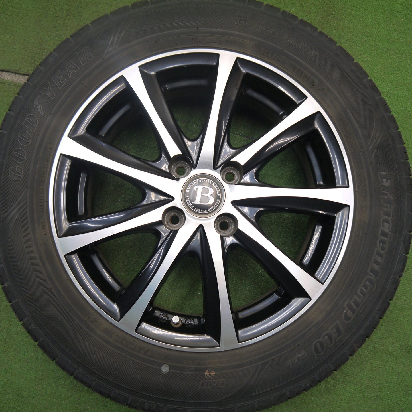 [送料無料] バリ溝！8.5分★185/65R15 グッドイヤー EfficientGrip ECO hybrid WINNING STREET WHEELS 15インチ PCD100/4H★5040412Hノ