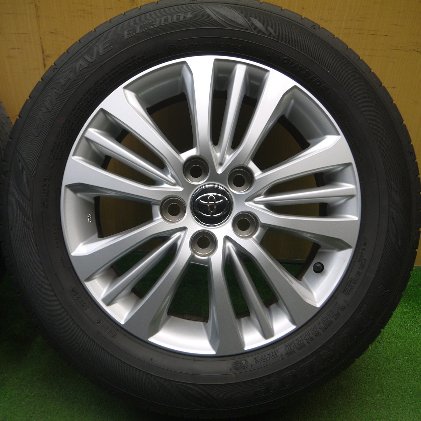 [送料無料] キレイ！22年★トヨタ 90系 ノア ヴォクシー 純正 205/60R16 ダンロップ エナセーブ EC300+ 16インチ PCD114.3/5H★5021209Hノ