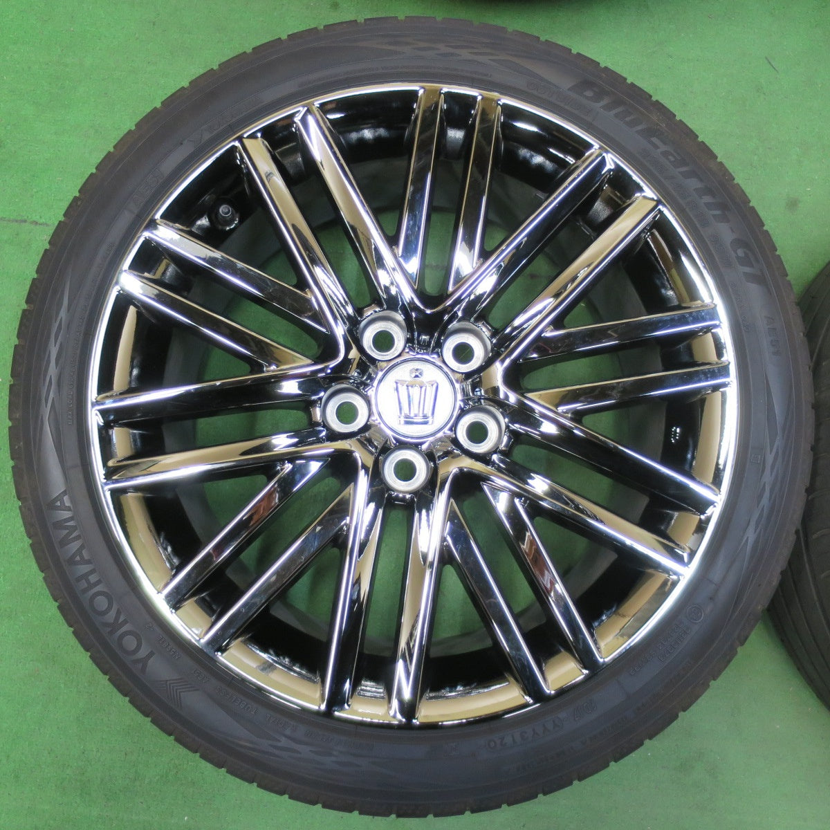 [送料無料] 4本価格！20年★トヨタ 210系 クラウン アスリート 純正 225/45R18 ヨコハマ BluEarth-GT AE51 18インチ PCD114.3/5H★4102907イノ