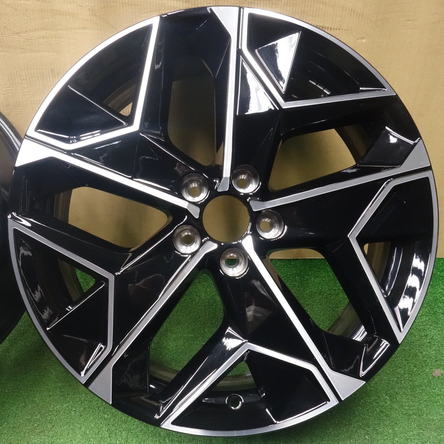 4本価格★シトロエン DS4 純正 ホイール 19インチ 19×7J PCD108/5H★6031504KTホ