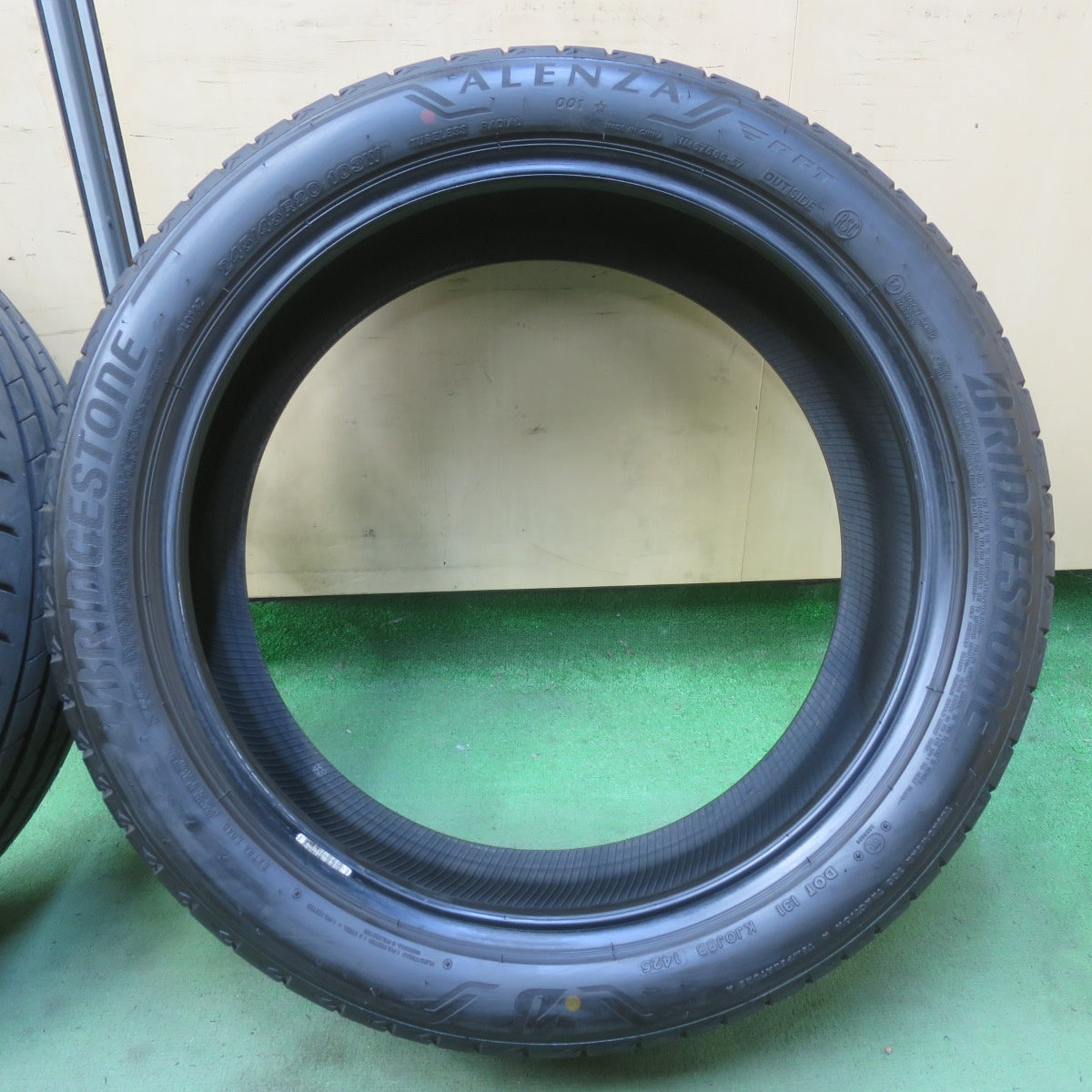 バリ溝！25年！9.5分！2本★245/45R20 ブリヂストン アレンザ 001 RFT ALENZA レクサス LS クラウン BMW アウディ ボルボ 等★6031608イノタ