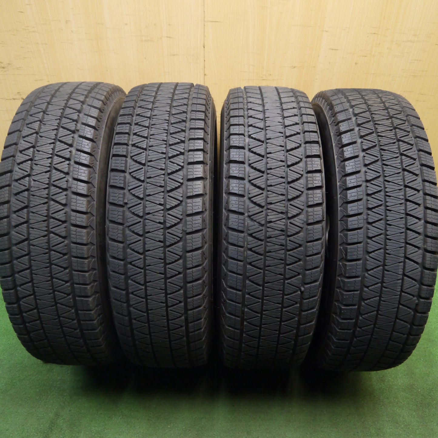 バリ溝！23年！キレイ！9.5分★ジムニー 等 215/70R16 スタッドレス ブリヂストン ブリザック DM-V3 社外 アルミ 16インチ PCD139.7/5H★5070706Hス