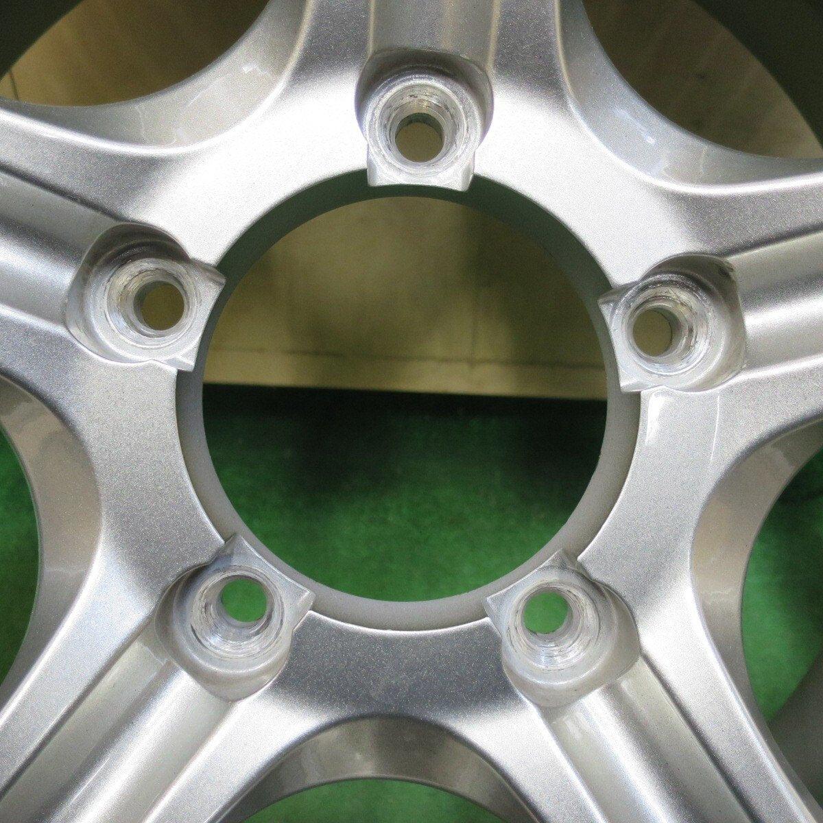バリ溝！21年！9.5分★ジムニー 185/85R16 105/103L スタッドレス ヨコハマ アイスガード G075 社外 アルミ 16インチ PCD139.7/5H★5032702イス
