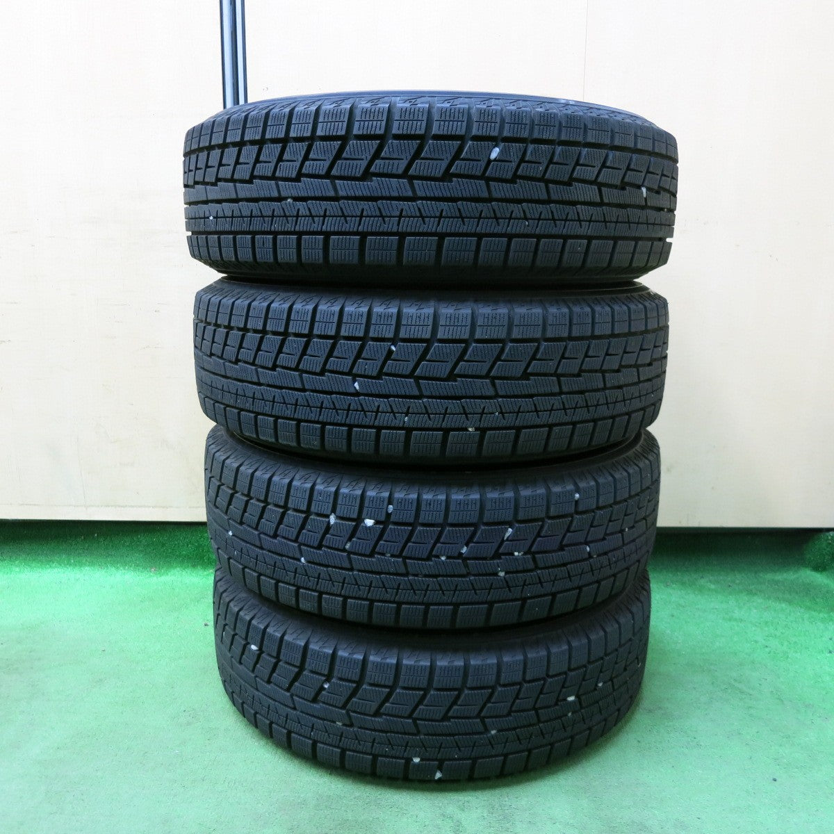 [送料無料] 超バリ溝！22年！キレイ！9.5分以上★ライズ ロッキー等 195/65R16 スタッドレス ヨコハマ アイスガード iG60 EuroSpeed MANARAY SPORT PCD100/5H★4120403SYス
