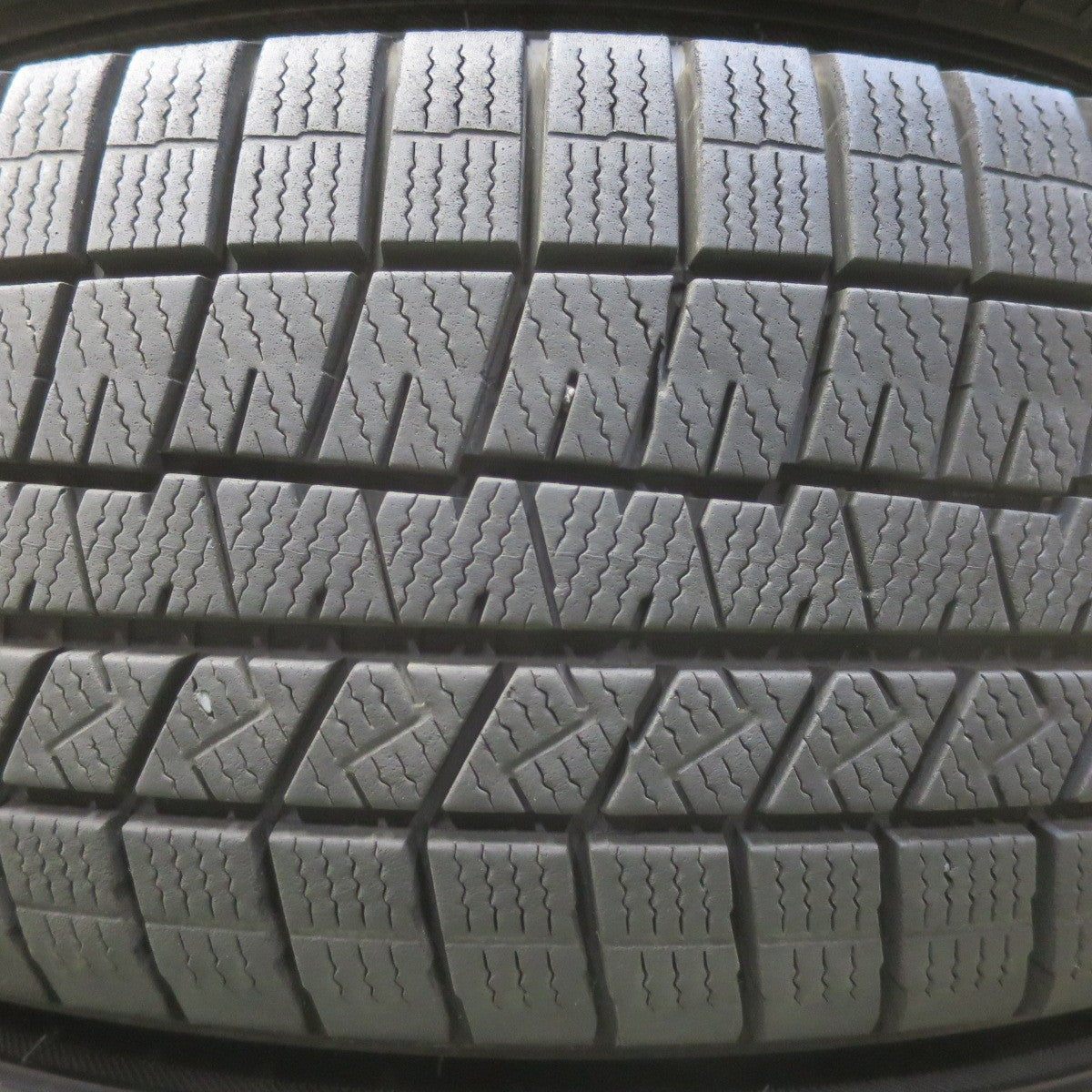 バリ溝！23年！9.5分★トヨタ 20系 アルファード ハイブリッド ヴェルファイア 純正 215/65R16 スタッドレス ダンロップ ウインターマックス03 16インチ PCD114.3/5H★6051406イス