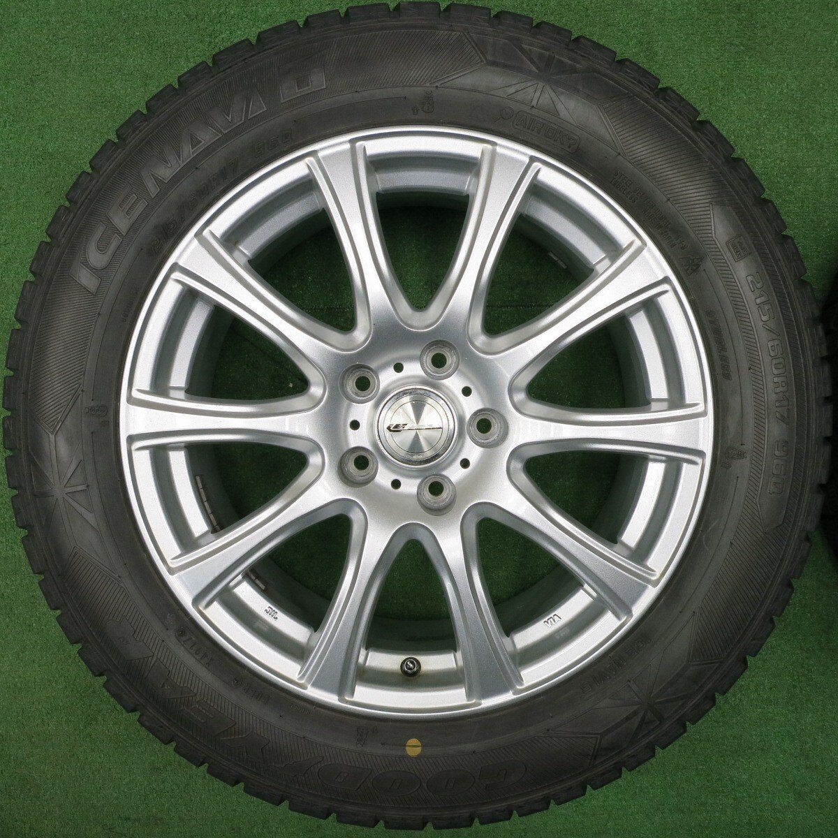 キレイ★スタッドレス 215/60R17 グッドイヤー アイスナビ6 LAUFBAHN 17インチ PCD114.3/5H★4121304NJス