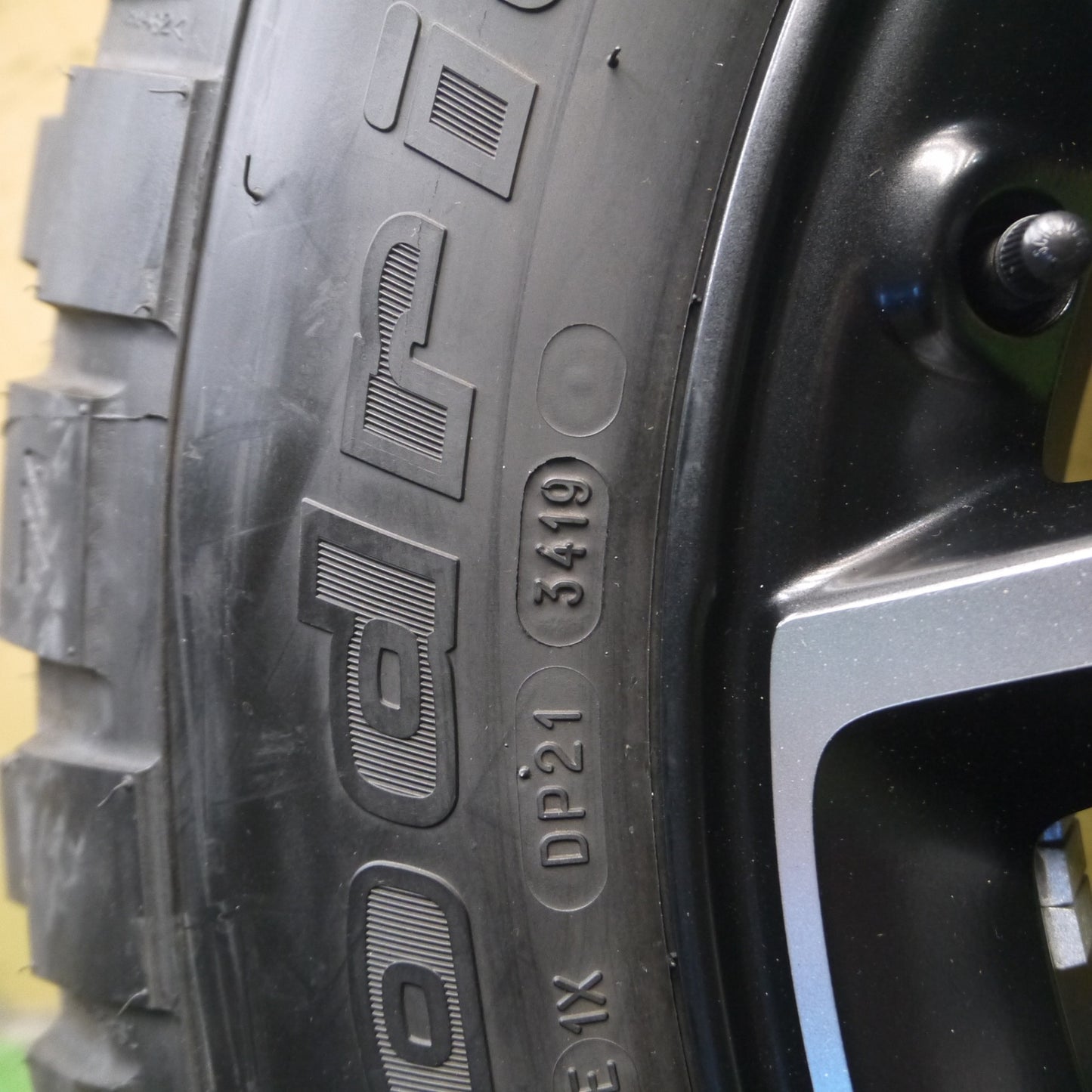 *送料無料* 新車外し★ジープ ラングラーアンリミテッド ルビコン 純正 255/75R17 BFグッドリッチ Mud-Terrain T/A KM2 PCD127/5H★4031906Hノ
