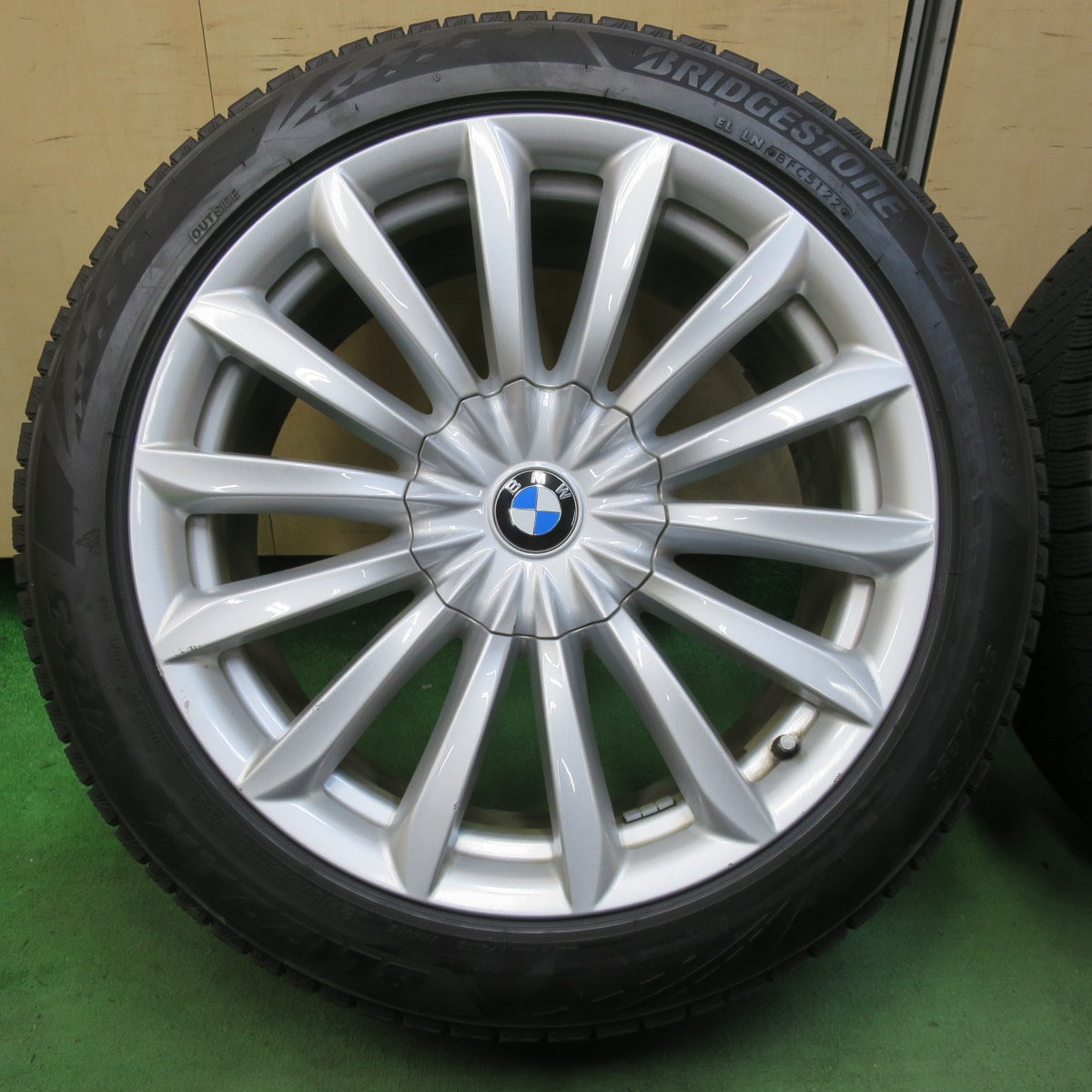 バリ溝！22年！9分★BMW 7シリーズ G11 G12 純正 245/45R19 275/40R19 スタッドレス ブリヂストン ブリザック VRX3 19インチ PCD112/5H★5042611イス