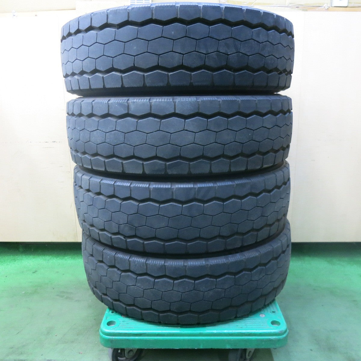 バリ溝！25年！9.5分★トラック タイヤ 245/70R19.5 136/134J ダンロップ エナセーブ SP638L オールシーズン 19.5インチ★5112503SKスタ
