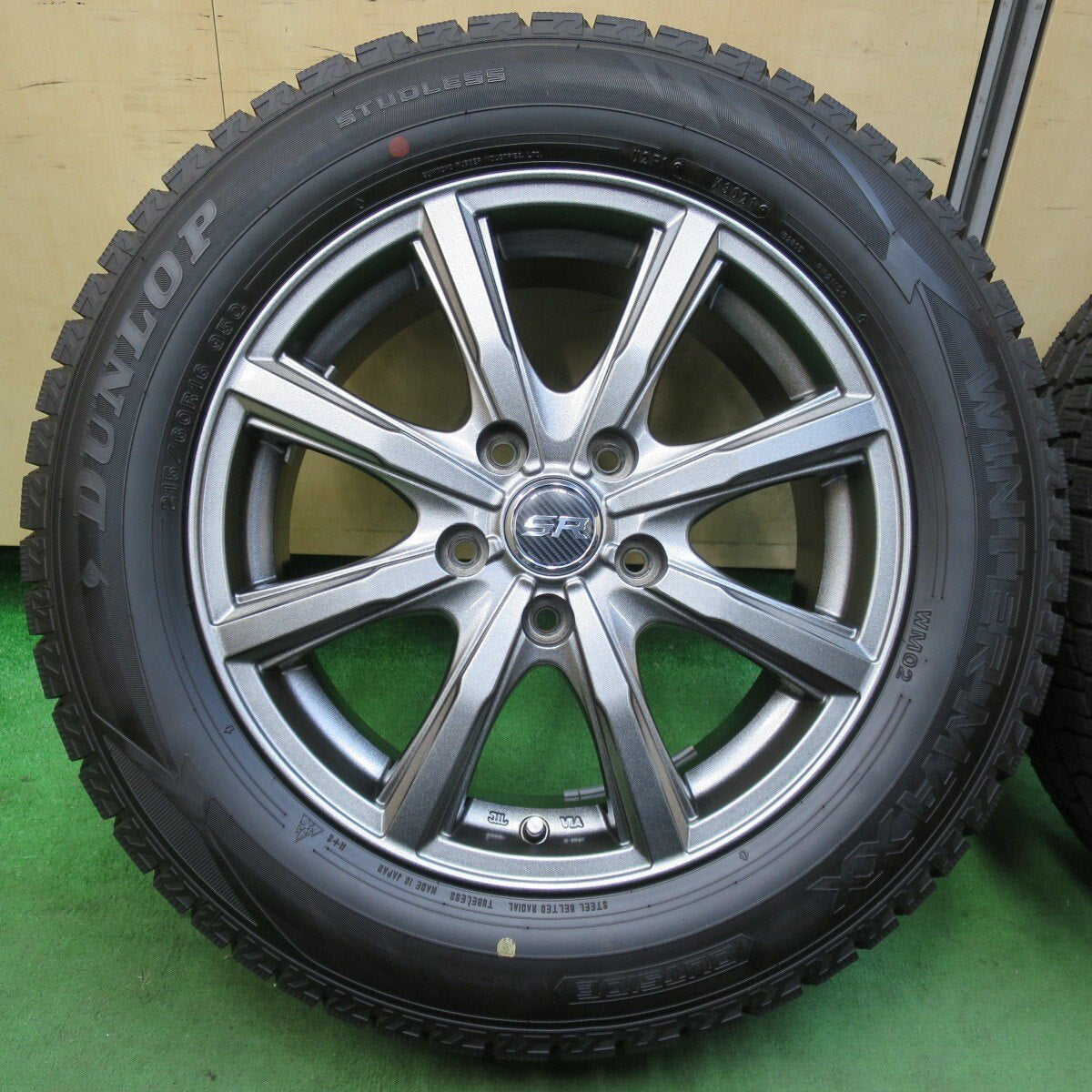 タイヤほぼ未使用！21年！キレイ★スタッドレス 215/60R16 ダンロップ ウインターマックス WM02 STRANGER ストレンジャー 16インチ PCD114.3/5H★5022102イス