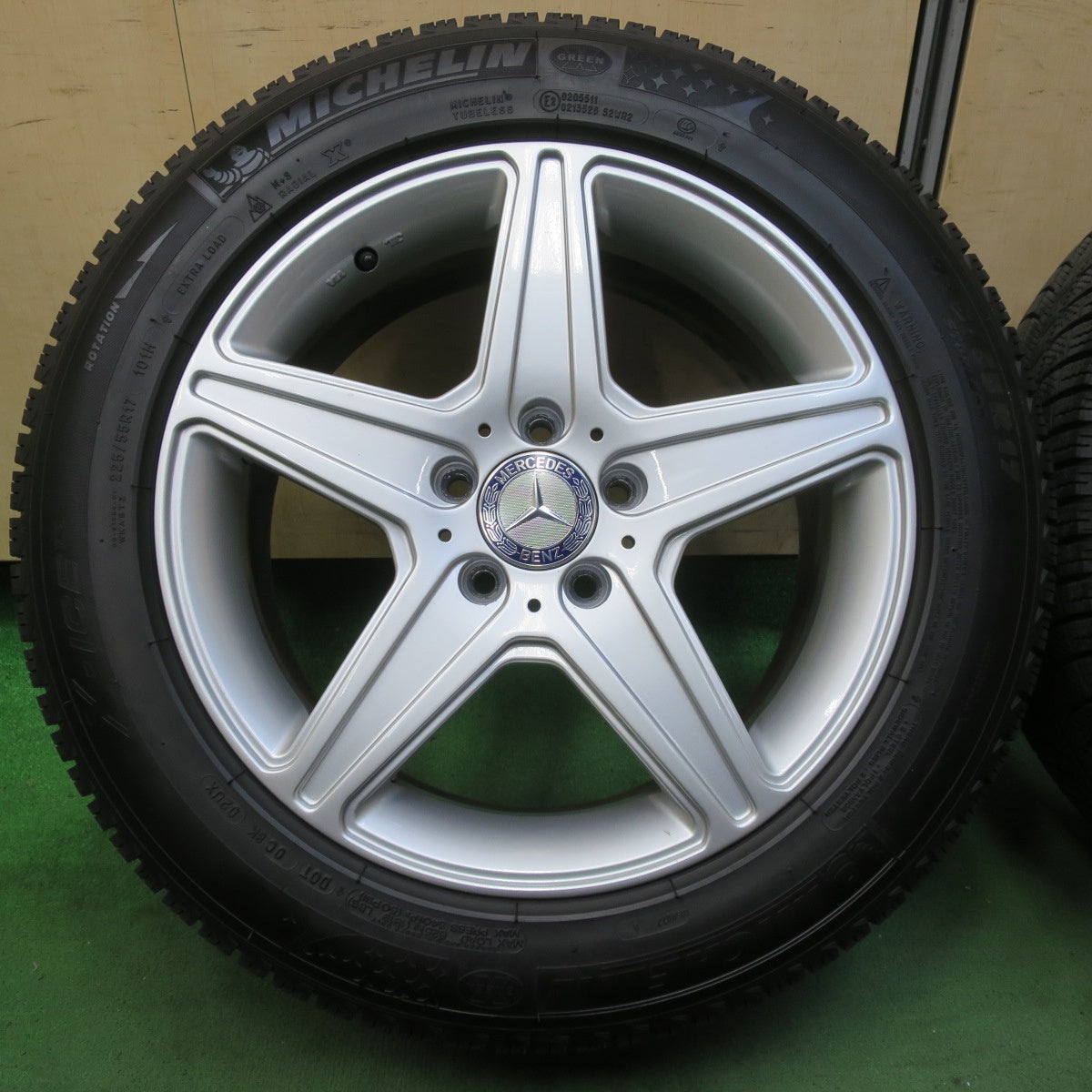 バリ溝！キレイ！9.5分★ベンツ 等 AGA Burg 225/55R17 スタッドレス ミシュラン X-ICE XI3 17インチ ブルグ PCD112/5H★5080604イス