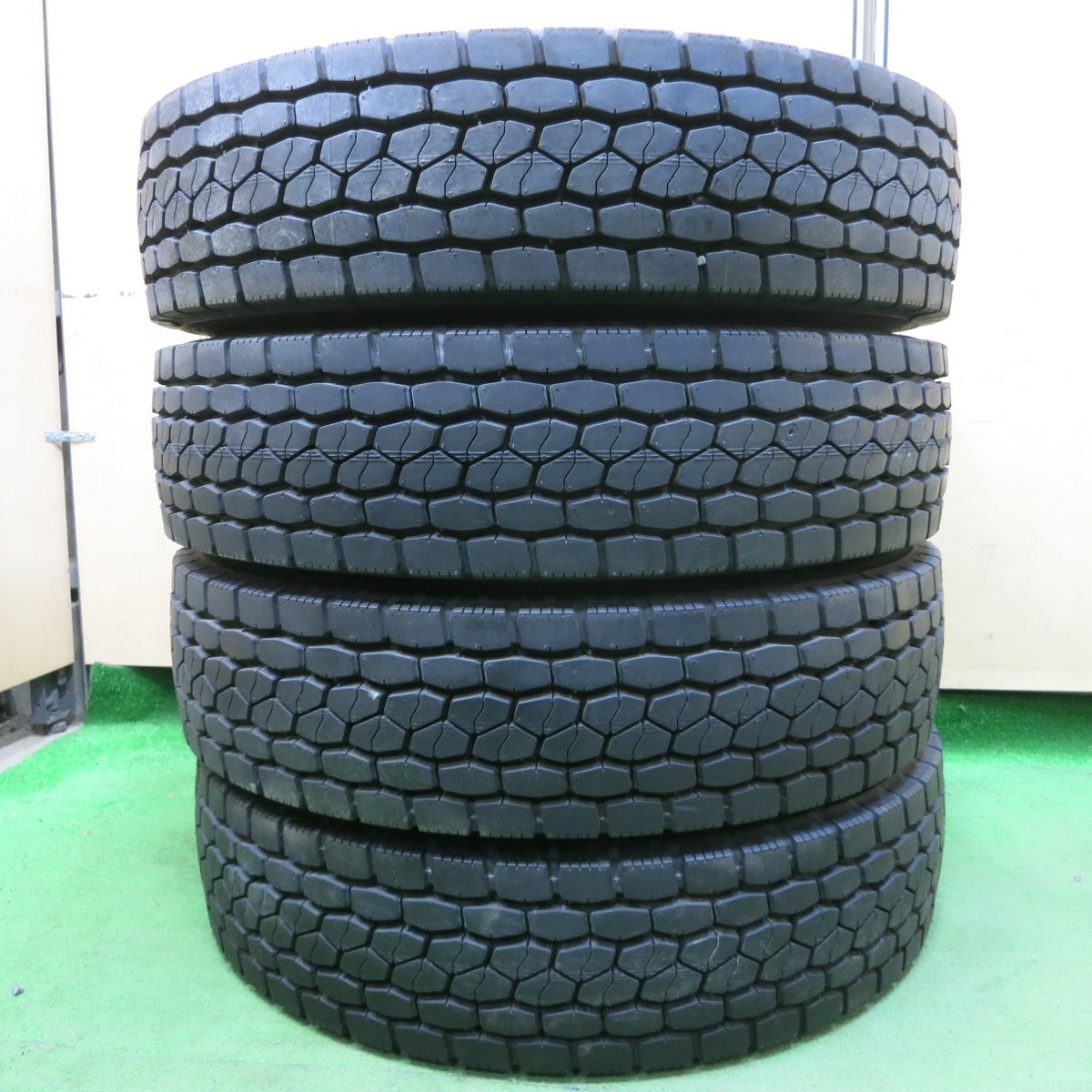 [送料無料] ほぼ未使用！新車外し！21年★トラック タイヤ 225/80R17.5 123/122L ブリヂストン M800 ミックス オールシーズン 17.5インチ★5031106ナスタ