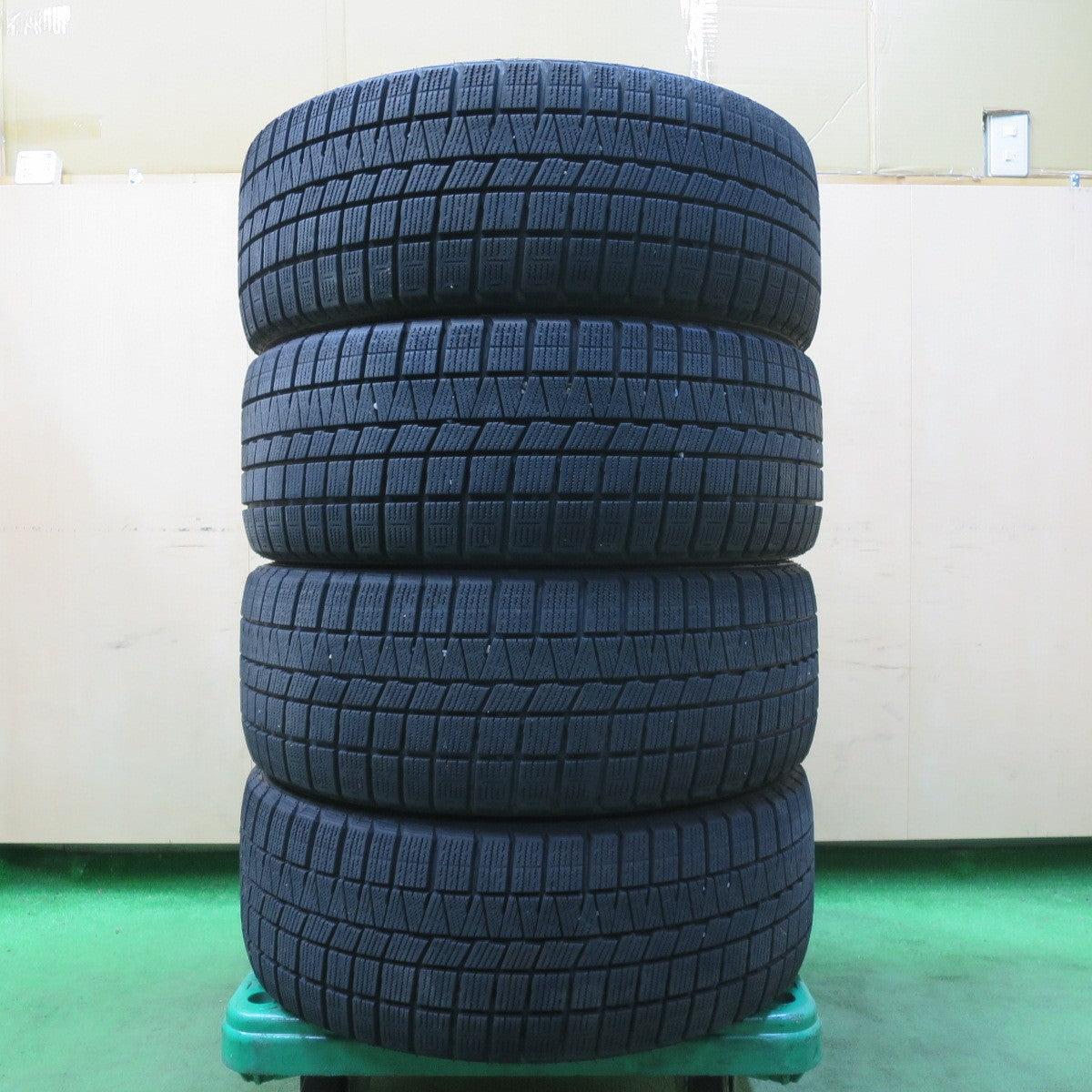 [送料無料] バリ溝！キレイ！9.5分★スバル インプレッサ G4 純正 225/40R18 スタッドレス ナンカン CORSAFA 18インチ PCD100/5H★4111311イス