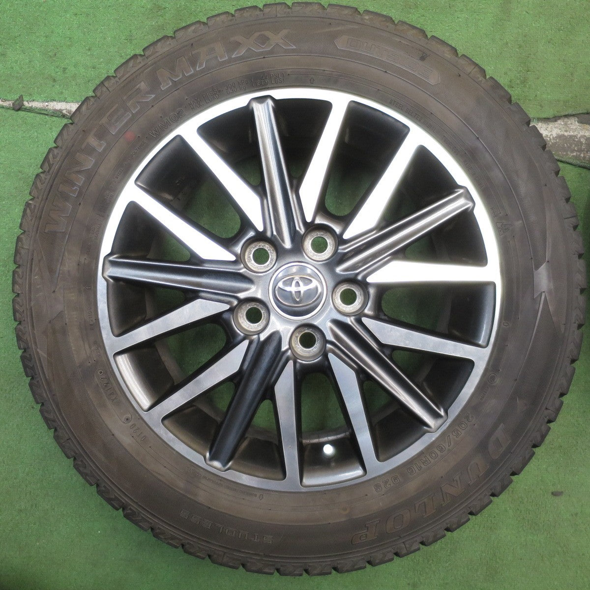 バリ溝！22年！9.5分★トヨタ 80系 ノア ヴォクシー 純正 205/60R16 スタッドレス ダンロップ ウインターマックス WM02 16インチ PCD114.3/5H★5080602NJス