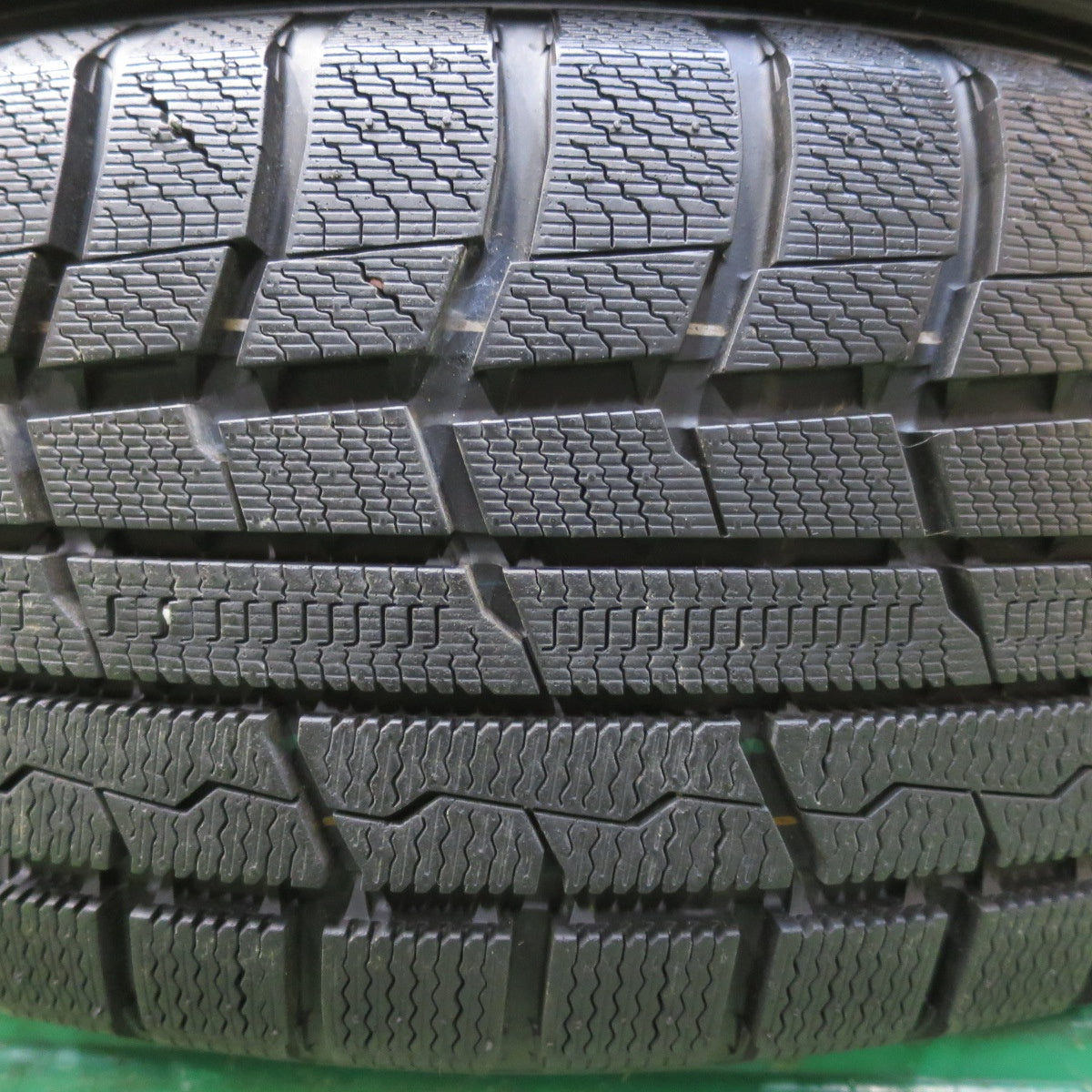ほぼ未使用！キレイ★スタッドレス 215/60R16 トーヨー ウインター トランパス TX EuroSpeed MANARAY SPORT ユーロスピード 16インチ PCD114.3/5H★5120907イス