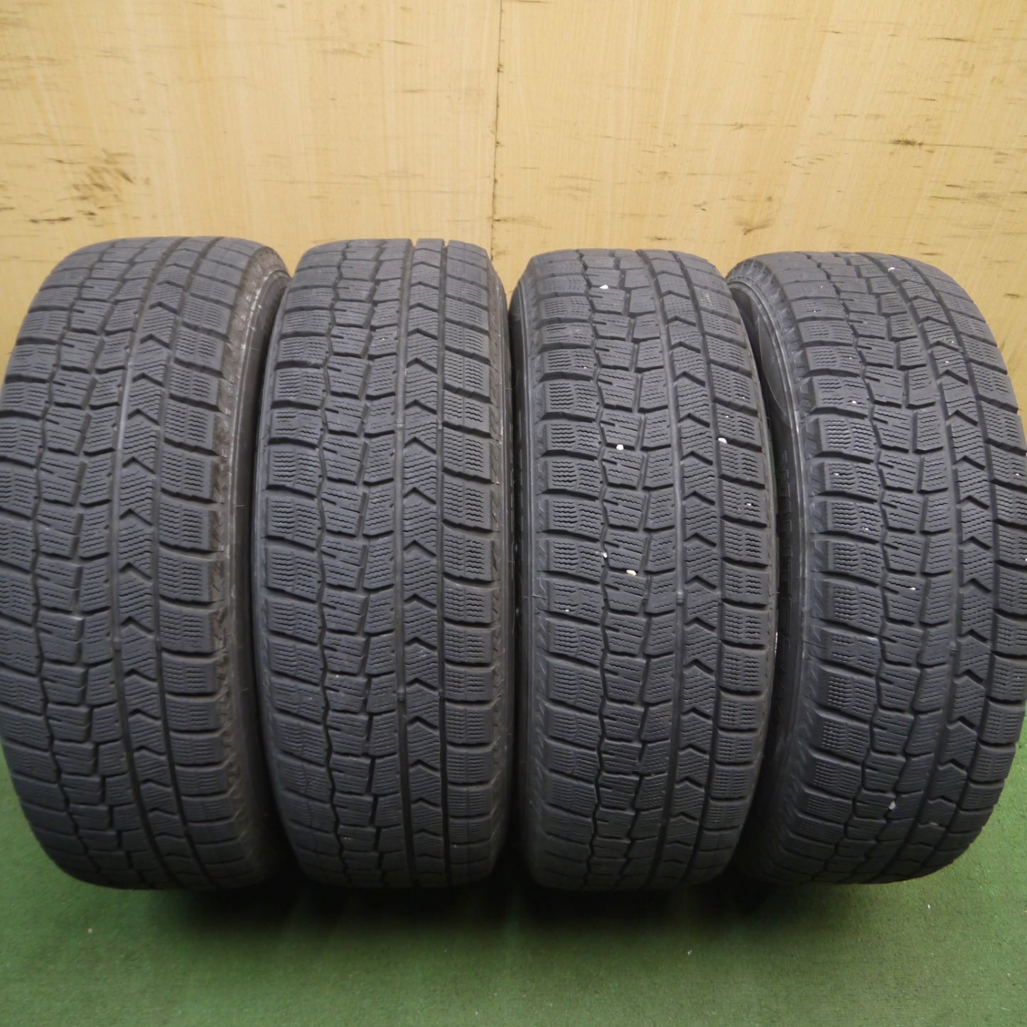 *送料無料* バリ溝！20年！9.5分★スタッドレス 195/65R15 ダンロップ ウインターマックス WM02 STRANGER ストレンジャー 15インチ PCD114.3/5H★4040814Hス
