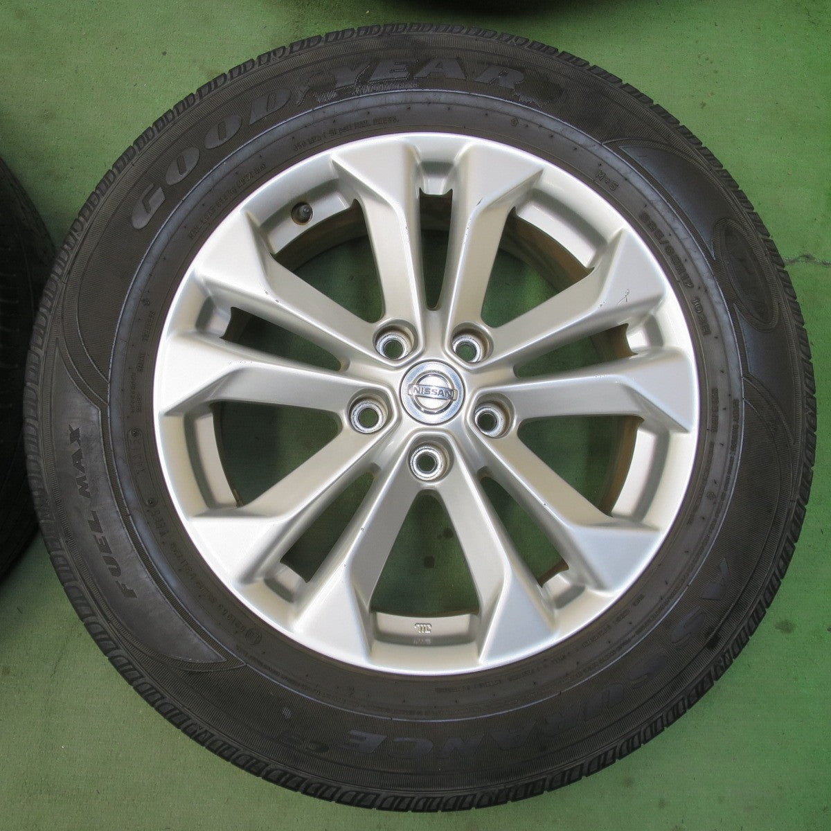 バリ溝！キレイ！9.5分★日産 T32 エクストレイル 純正 225/65R17 トーヨー プロクセス CL1 SUV グッドイヤー ASSURANCE CS FUEL MAX 17インチ PCD114.3/5H★6040406イノ