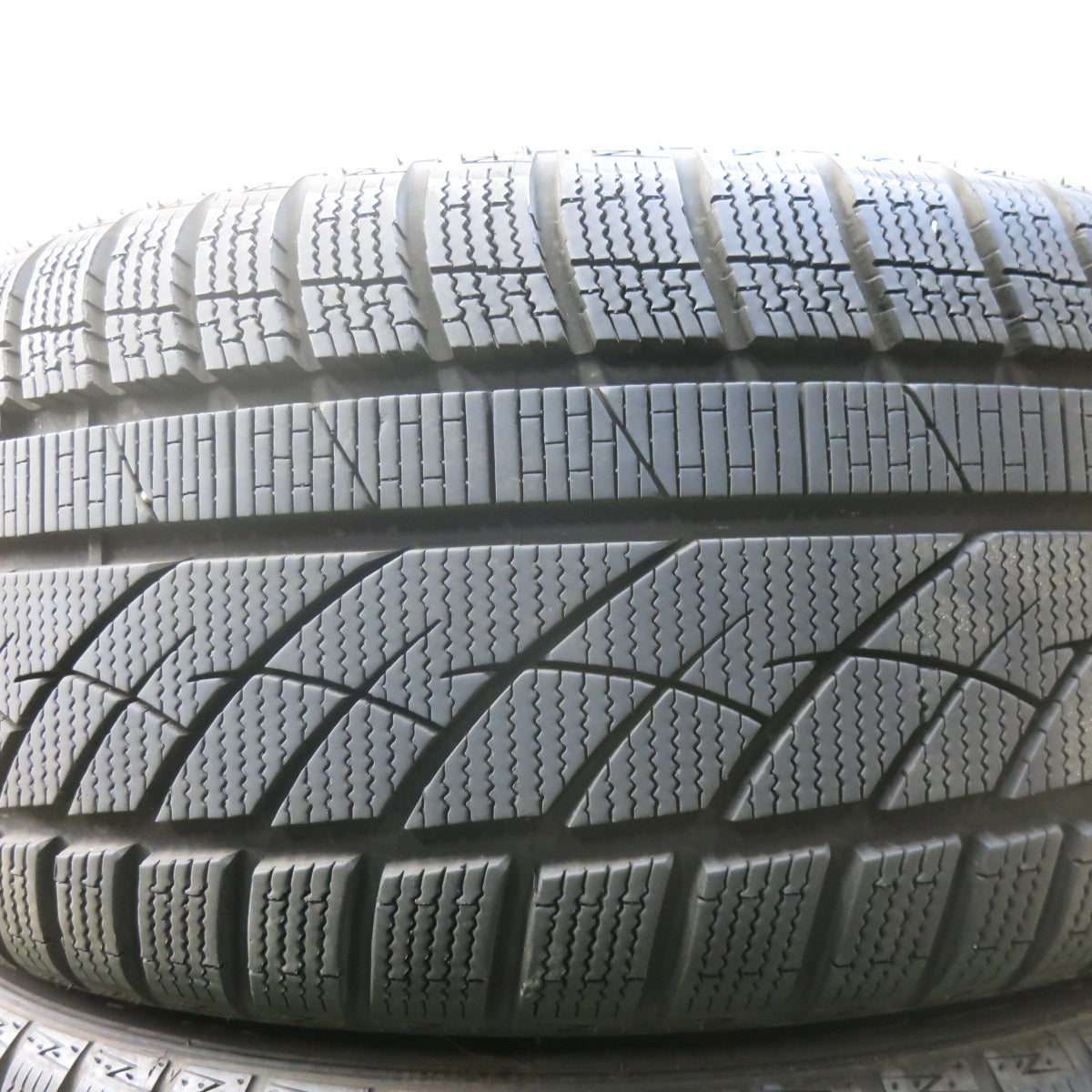 バリ溝！23年！9分★スタッドレス 235/50R18 MOMO SUV POLE W-4 Verthandi ヴェルサンディ ヴェルザンディ 18インチ PCD114.3/5H★6022403SKス