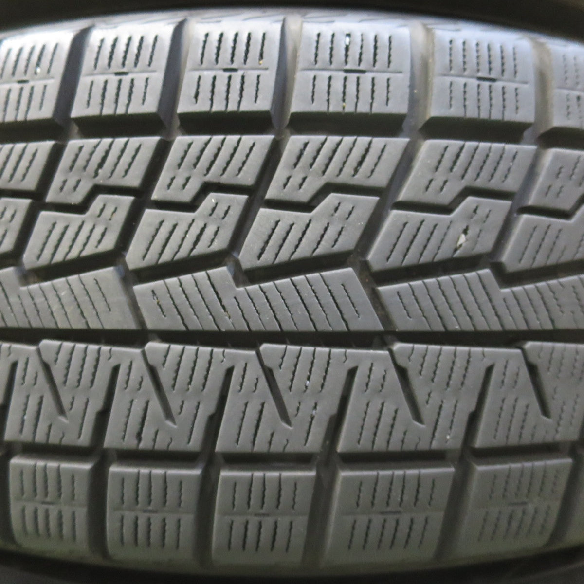 バリ溝！キレイ！9分★スタッドレス 195/65R15 ヨコハマ アイスガード iG70 VELVA SPORTZ ヴェルヴァ 15インチ PCD114.3/5H★6050802イス
