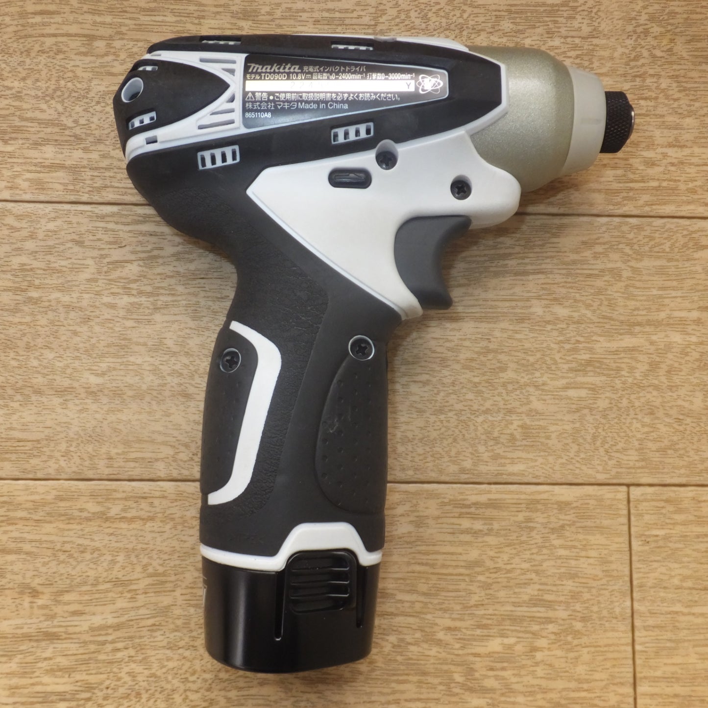 [送料無料] 美品★マキタ makita 充電式インパクトドライバ TD090D　バッテリ BL1013　充電器 DC10WA　セット★