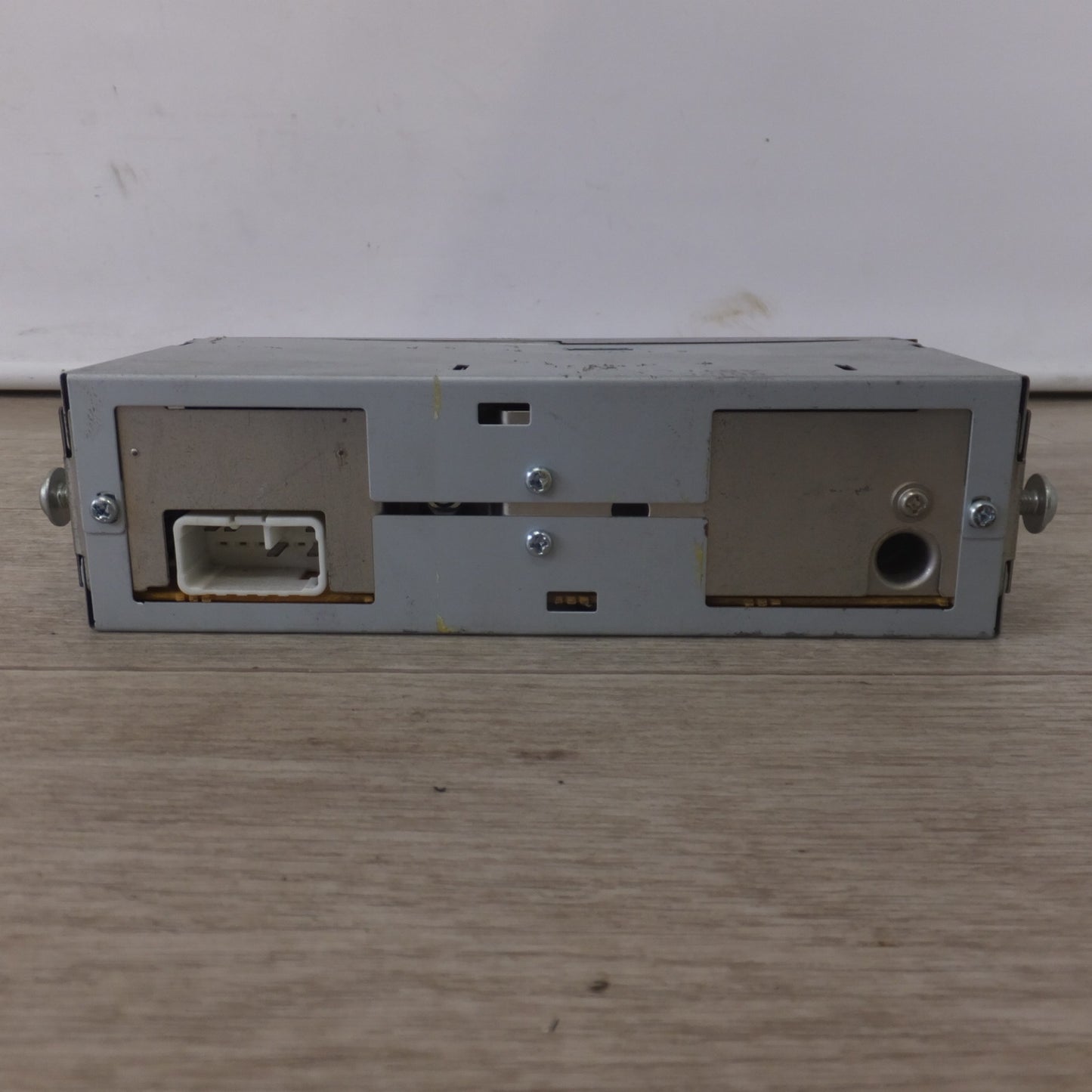 [送料無料] ★ASTI製 ダイハツ 純正 スピーカー内蔵 AM/FMラジオ 86120-B2040[14-2]★