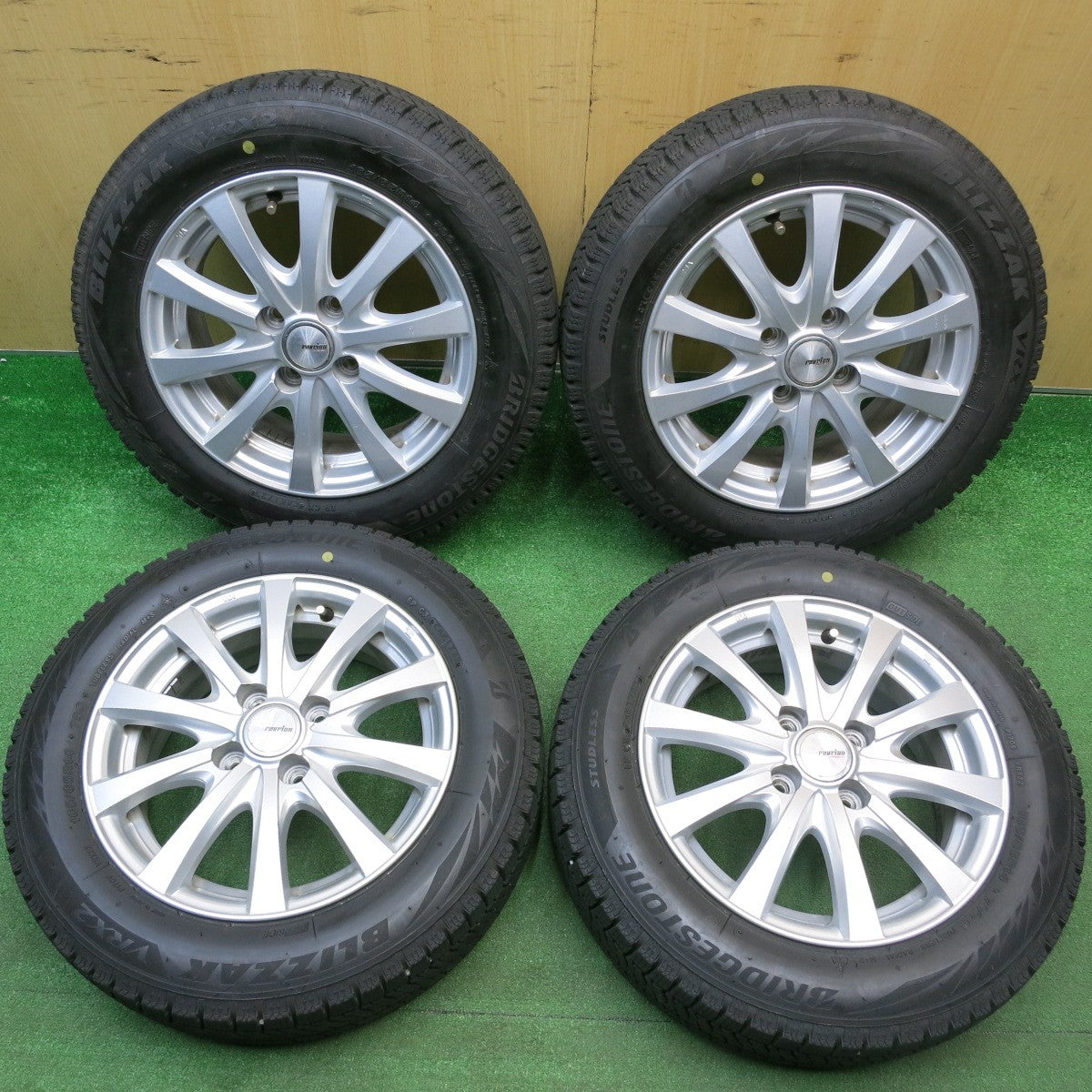 バリ溝！23年！8.5分★スタッドレス 165/65R14 ブリヂストン ブリザック VRX2 ravrion RS01 ラブリオン 14インチ PCD100/4H★6010802HAス