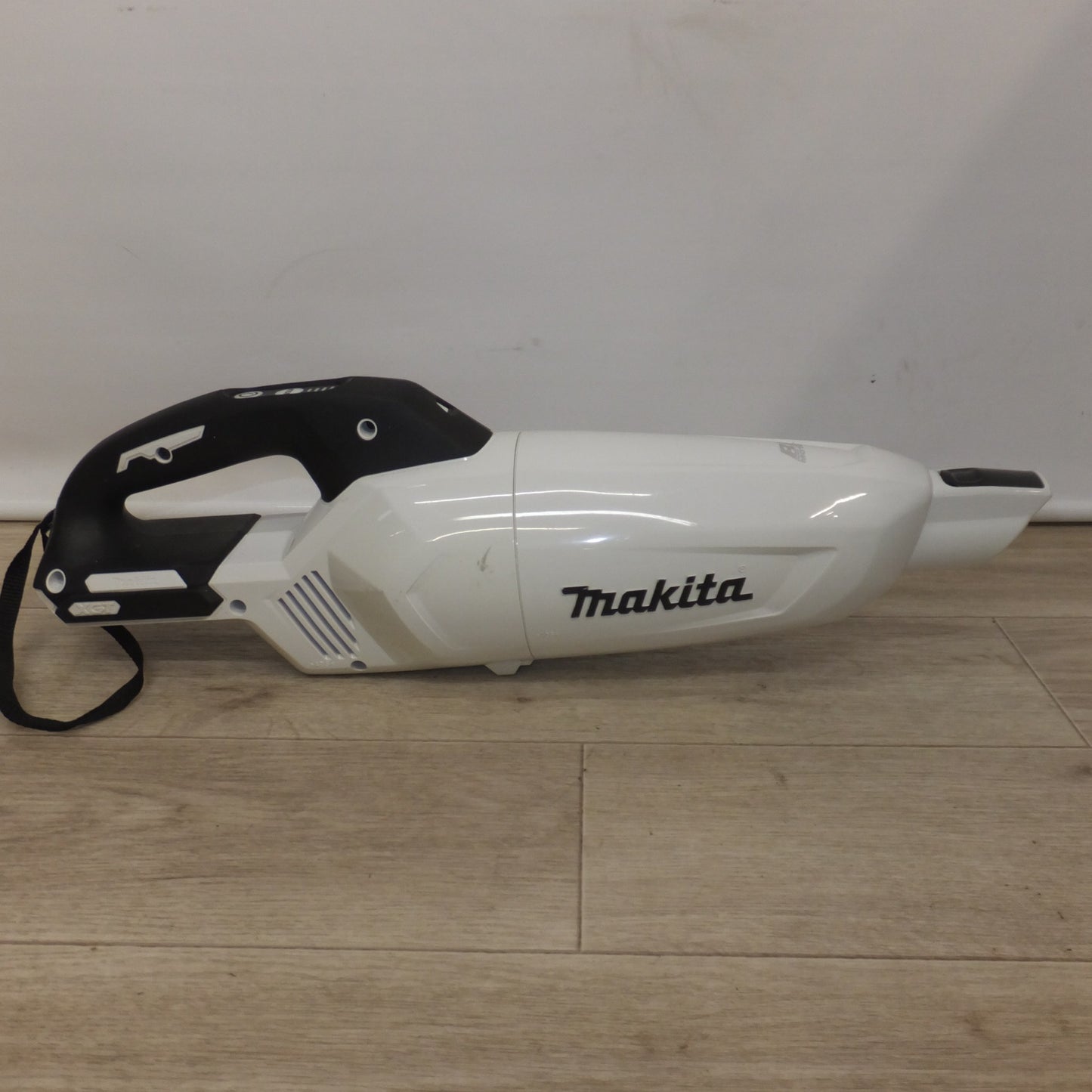 [送料無料] キレイ★マキタ makita 充電式クリーナ CL001G 36V-40V(max) 本体のみ★