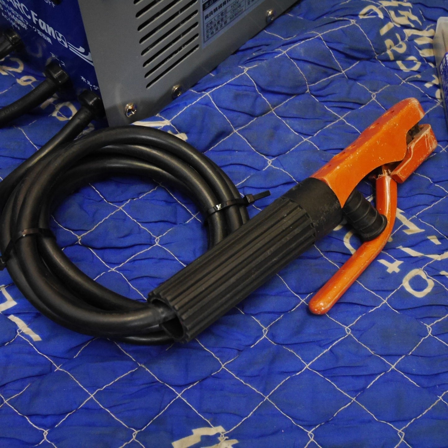 [送料無料] 付属品付き☆イクラ 家庭用 冷却 ファン付 交流 アーク 溶接機 IS-H40BF 100V 遮光 メガネ 手袋 アークファン 育良精機 IKURA☆