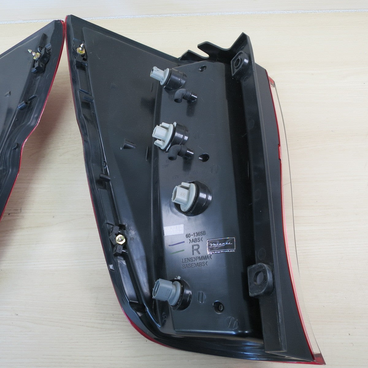 キレイ！左右セット♪ホンダ RK系 ステップワゴン VALENTI ヴァレンティ テールランプ 60-1365B L R テールライト 照明 カー パーツ♪