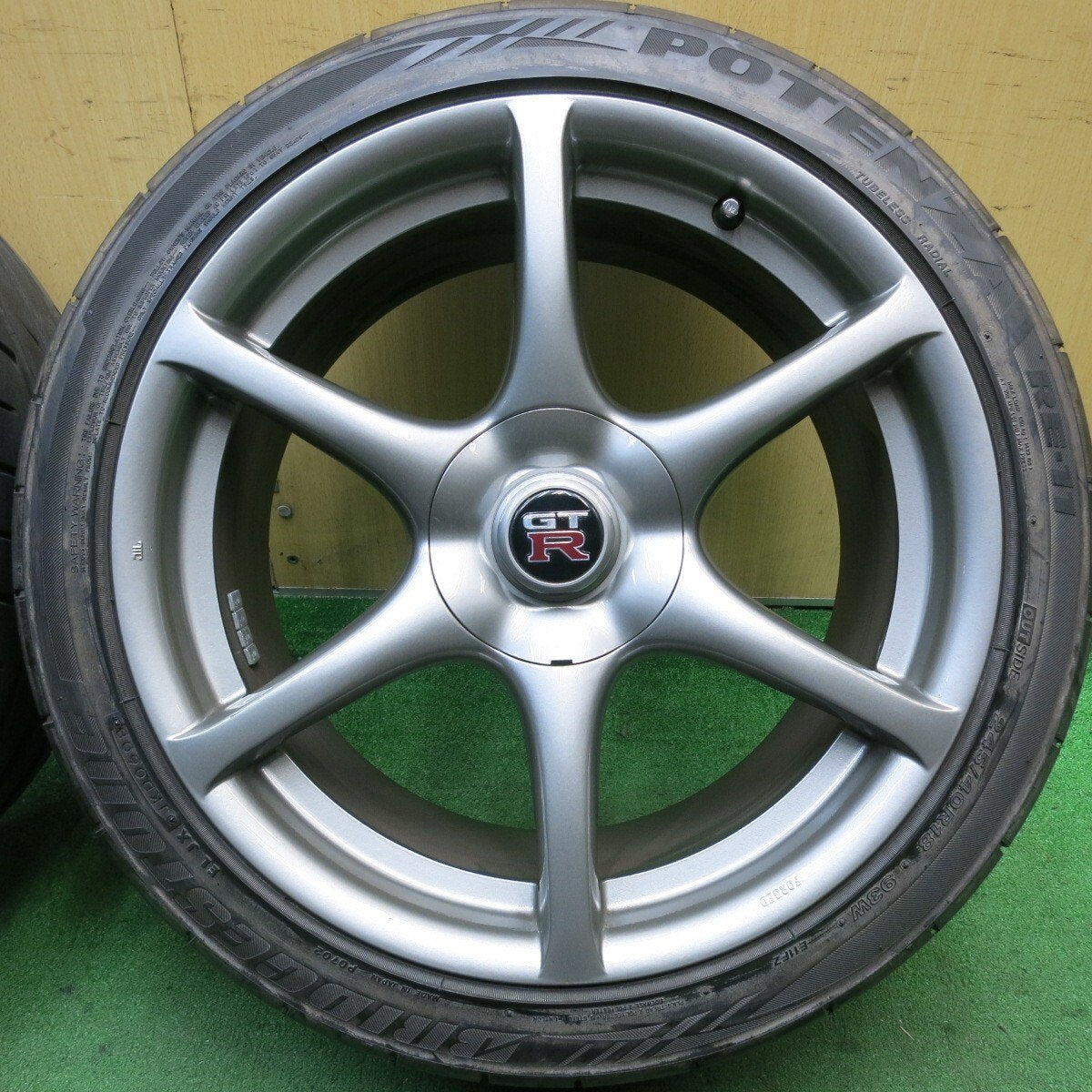 キレイ★日産 GT-R R34 純正 245/40R18 ブリヂストン ポテンザ RE-11 18インチ GTR PCD114.3/5H★5052303AKノ