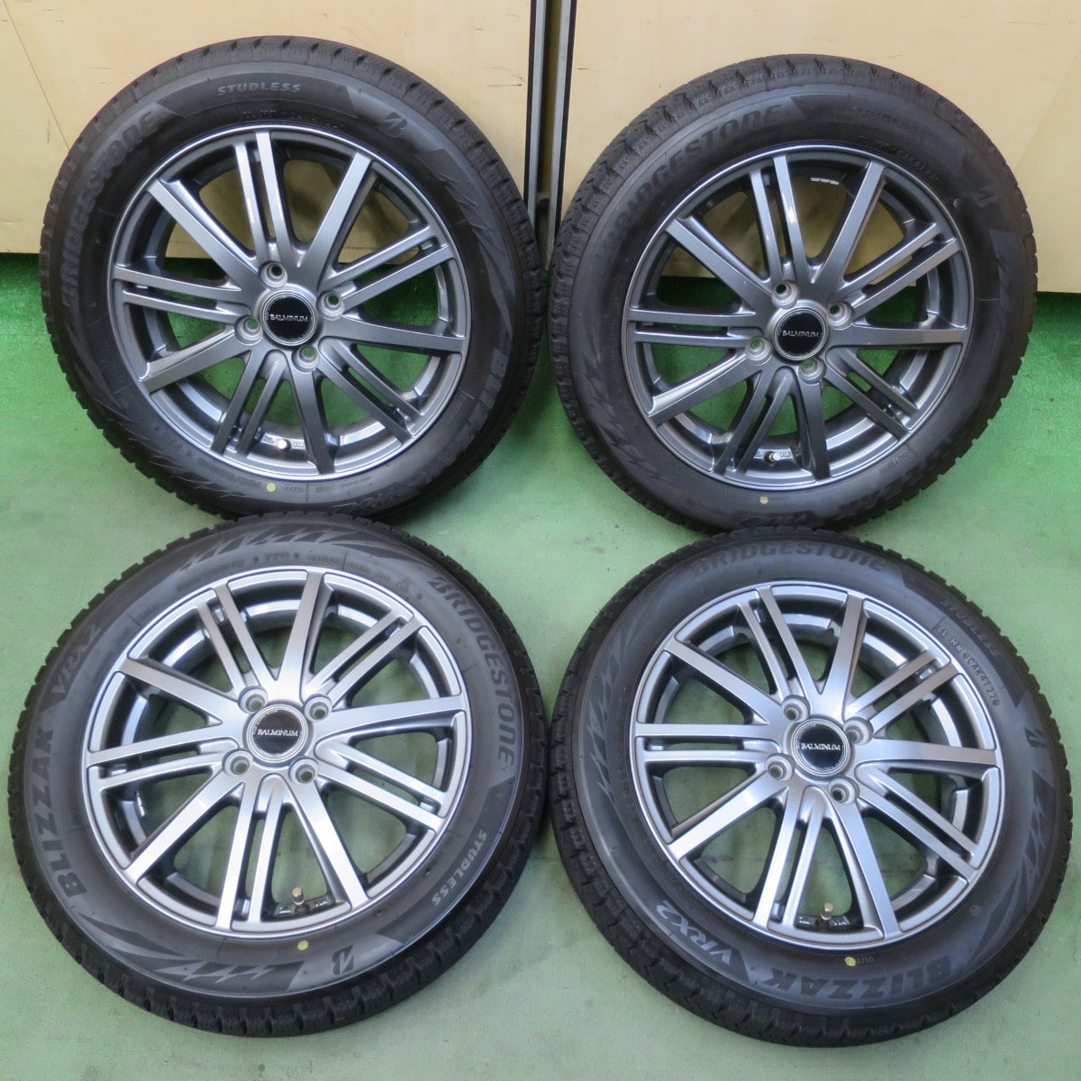 バリ溝！22年！キレイ！8.5分◎スタッドレス 165/60R15 ブリヂストン ブリザック VRX2 BALMINUM BR10 バルミナ 軽サイズ 15インチ PCD100/4H◎6092405イス