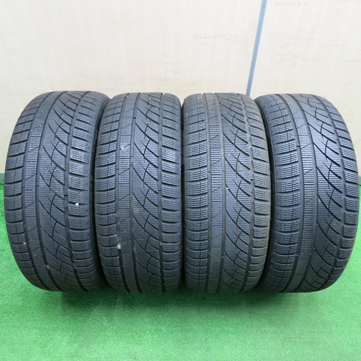 [送料無料] 超バリ溝！22年！キレイ！ほぼ10分★スタッドレス 235/50R18 モモ SUV POLE W-4 LUXALES PW-X2 ラグザレス 18インチ PCD114.3/5H★4120609TNス
