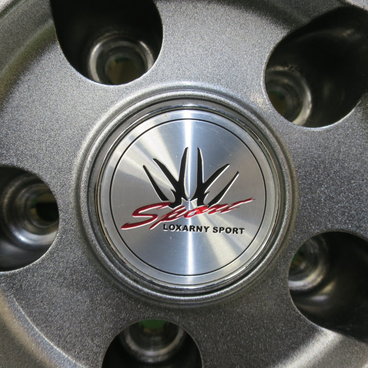 バリ溝！23年！キレイ！9.5分★LOXARNY SPORT 195/60R17 スタッドレス ブリヂストン ブリザック VRX3 ロクサーニ スポーツ 17インチ PCD114.3/5H★5061802イス
