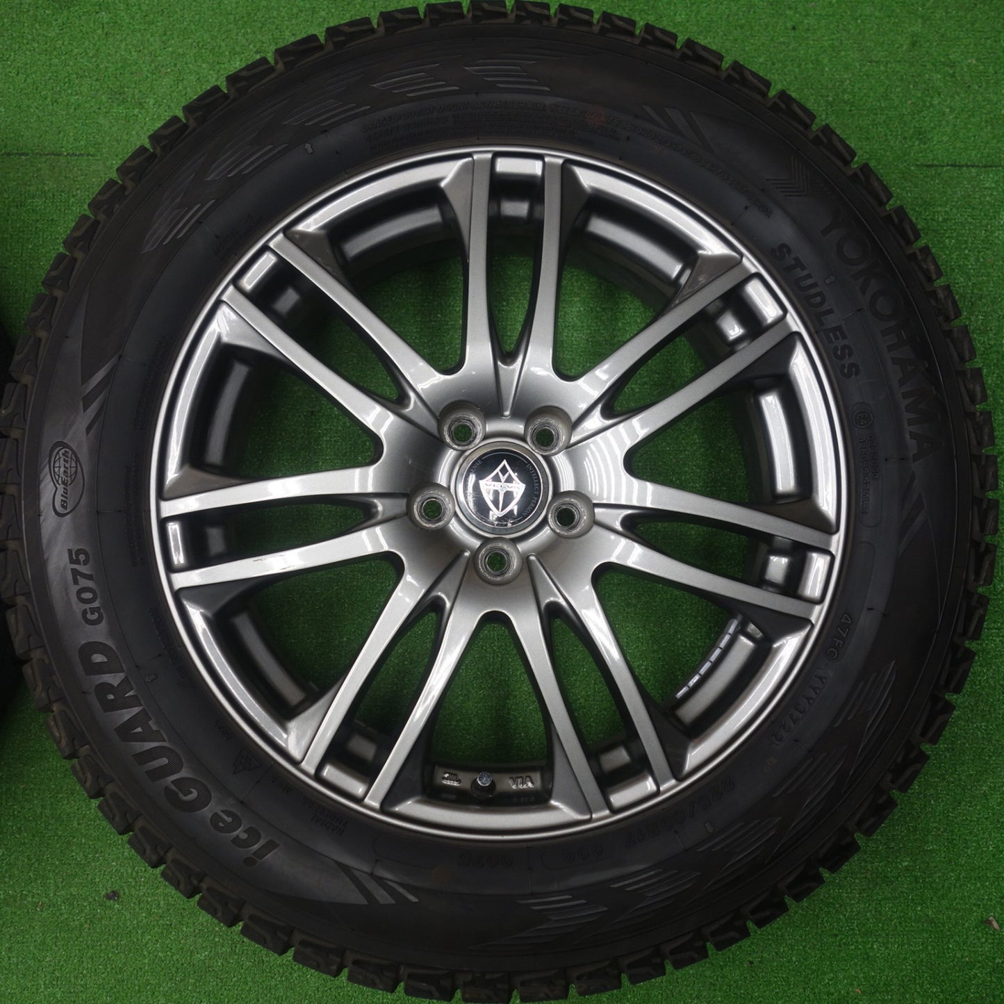 バリ溝！22年！キレイ！9分★フォレスター 等 225/60R17 スタッドレス ヨコハマ アイスガード G075 VELVA ヴェルヴァ 17インチ PCD100/5H★6041303KTス