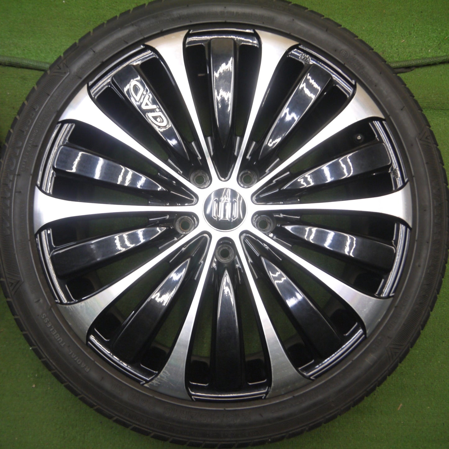 *送料無料* 4本価格★D.A.D GARSON VELUGA 215/45R18 ウィンラン R330 DAD ギャルソン ヴェルーガ PCD114.3/5H★4042402Hノ