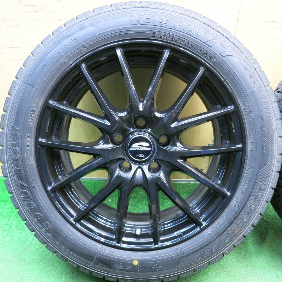 バリ溝！9.5分★スタッドレス 215/55R17 グッドイヤー アイスナビ7 SCHNEIDER MiD シュナイダー 17インチ PCD114.3/5H★6042605HAス